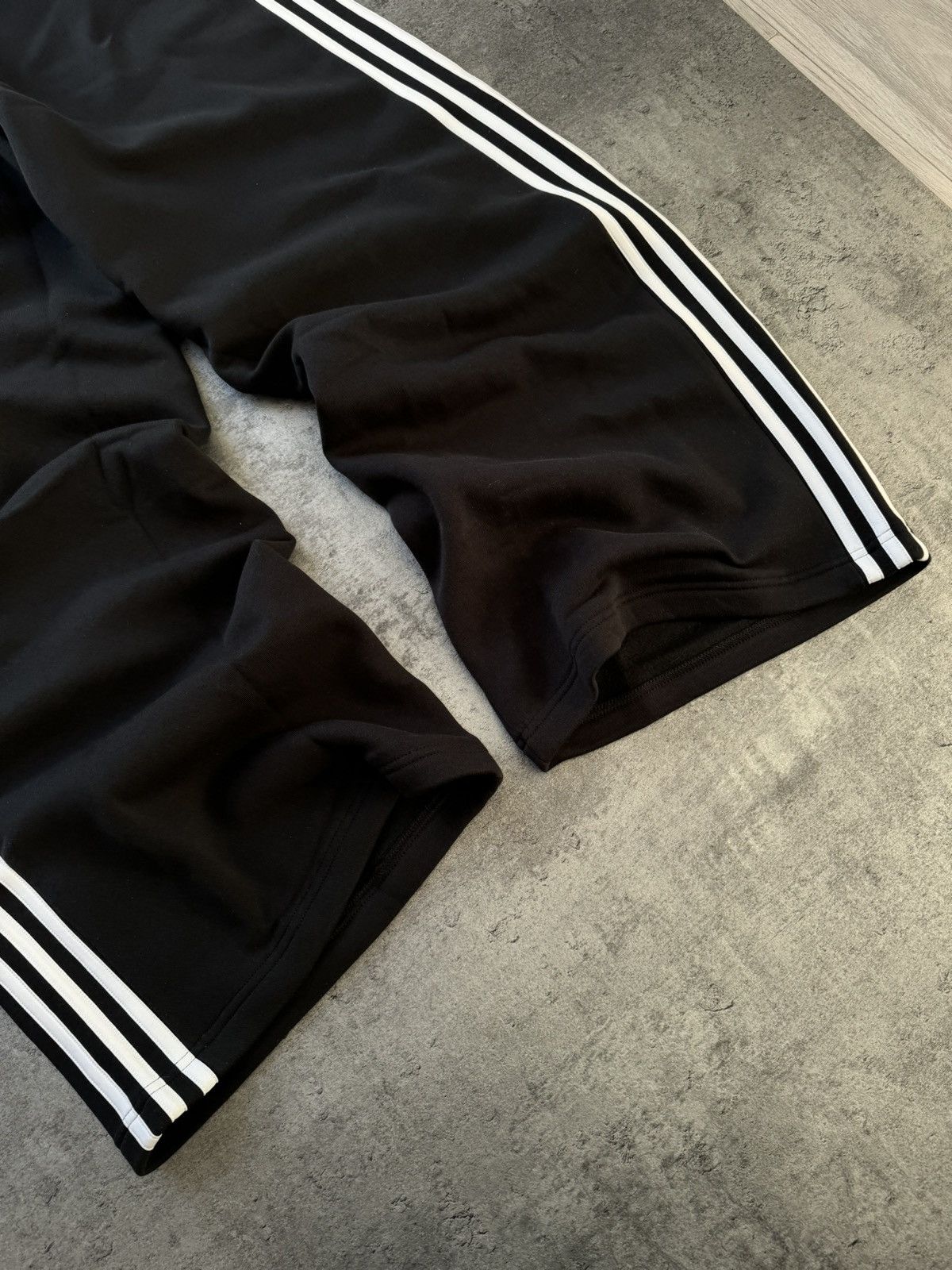 Adidas Adidas Balenciaga Style baggy Track Pants Hype Sweatpants Size US 32 / EU 48 - 19 Thumbnail