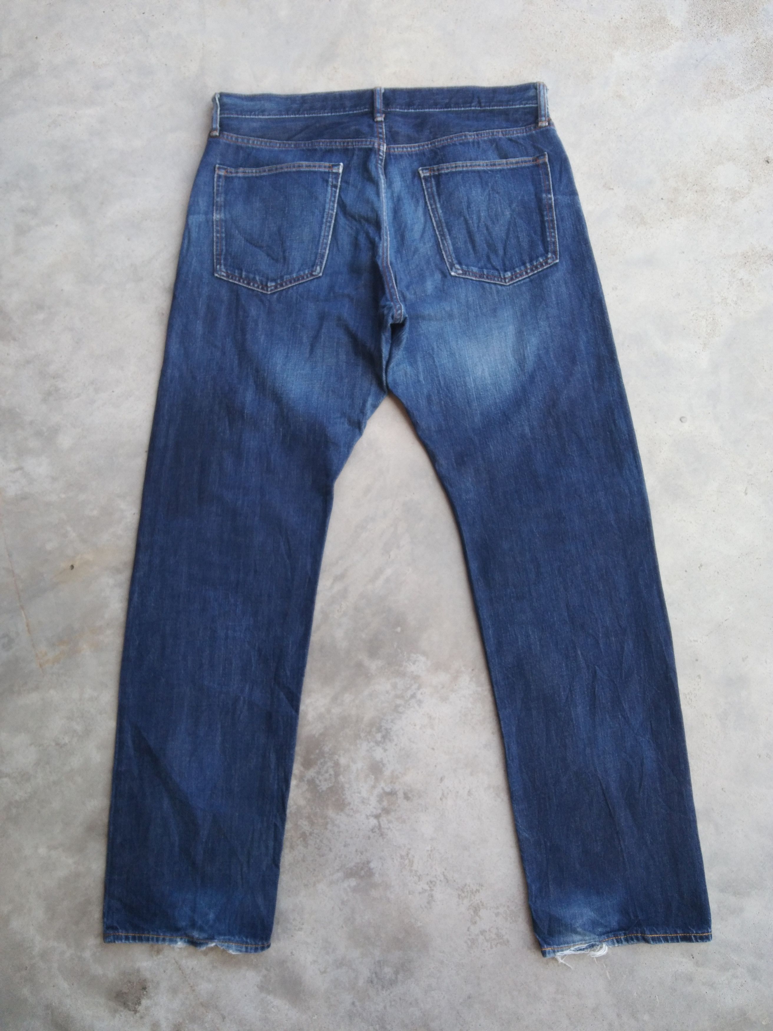 Japanese Brand Japanese Brand GU Faded Blue Distressed Jeans 34x32 Size US 34 / EU 50 - 2 Thumbnail