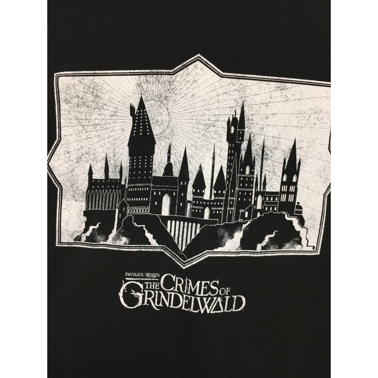 Vintage Fantastic Beasts The Crimes of Grindelwald Movie Tee Size US M / EU 48-50 / 2 - 4 Thumbnail