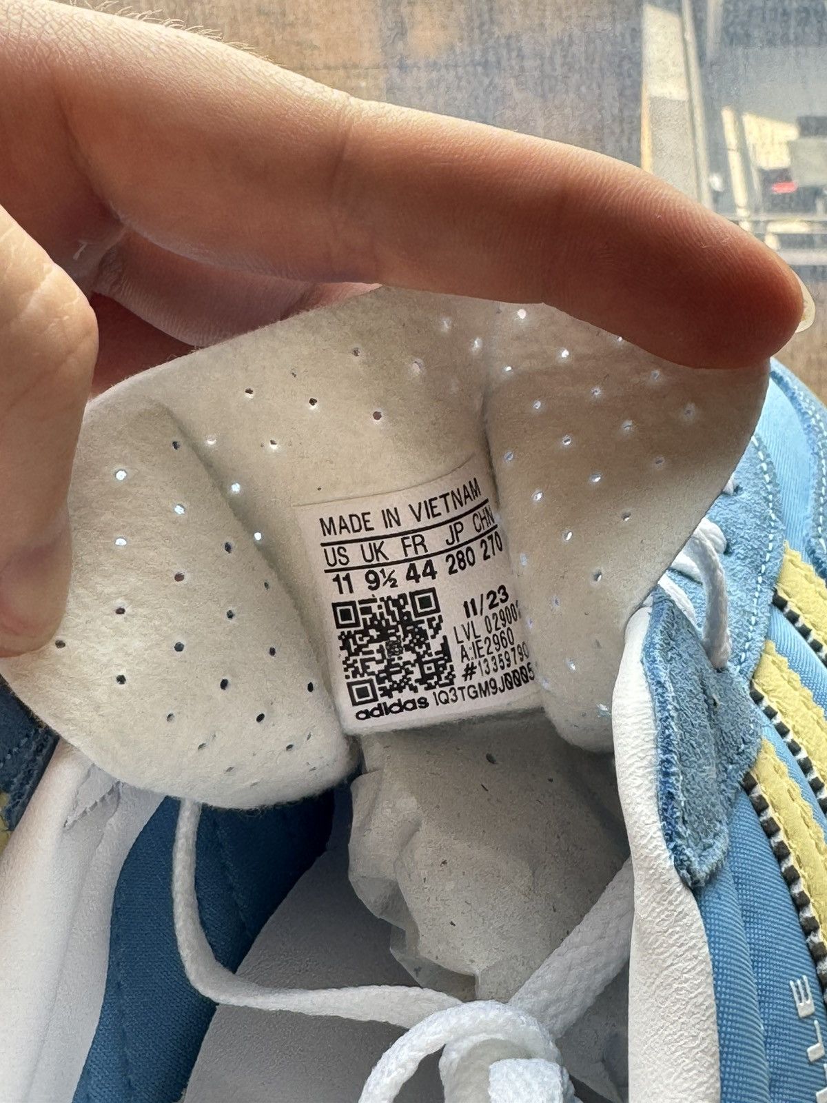 Adidas Gazelle adidas Size US 9.5 / EU 42-43 - 10 Thumbnail