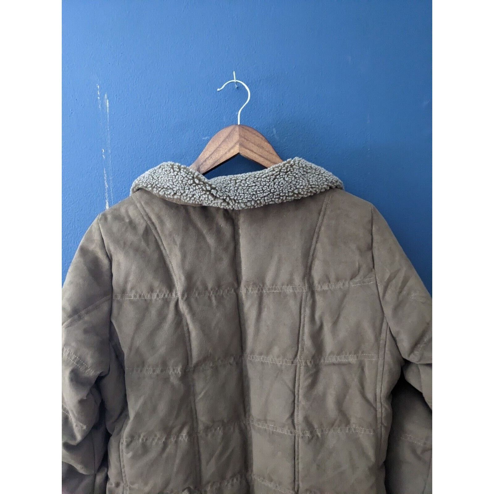 L.L. Bean LL Bean Women's Faux Suede Quilted Goose Down Puffer Coat Size M / US 6-8 / IT 42-44 - 6 Thumbnail