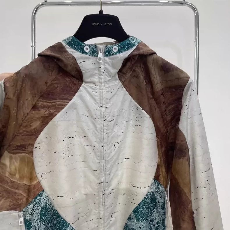 Louis Vuitton louis vuitton Marble full logo assault jacket 2501-Nextarr Size US M / EU 48-50 / 2 - 3 Thumbnail