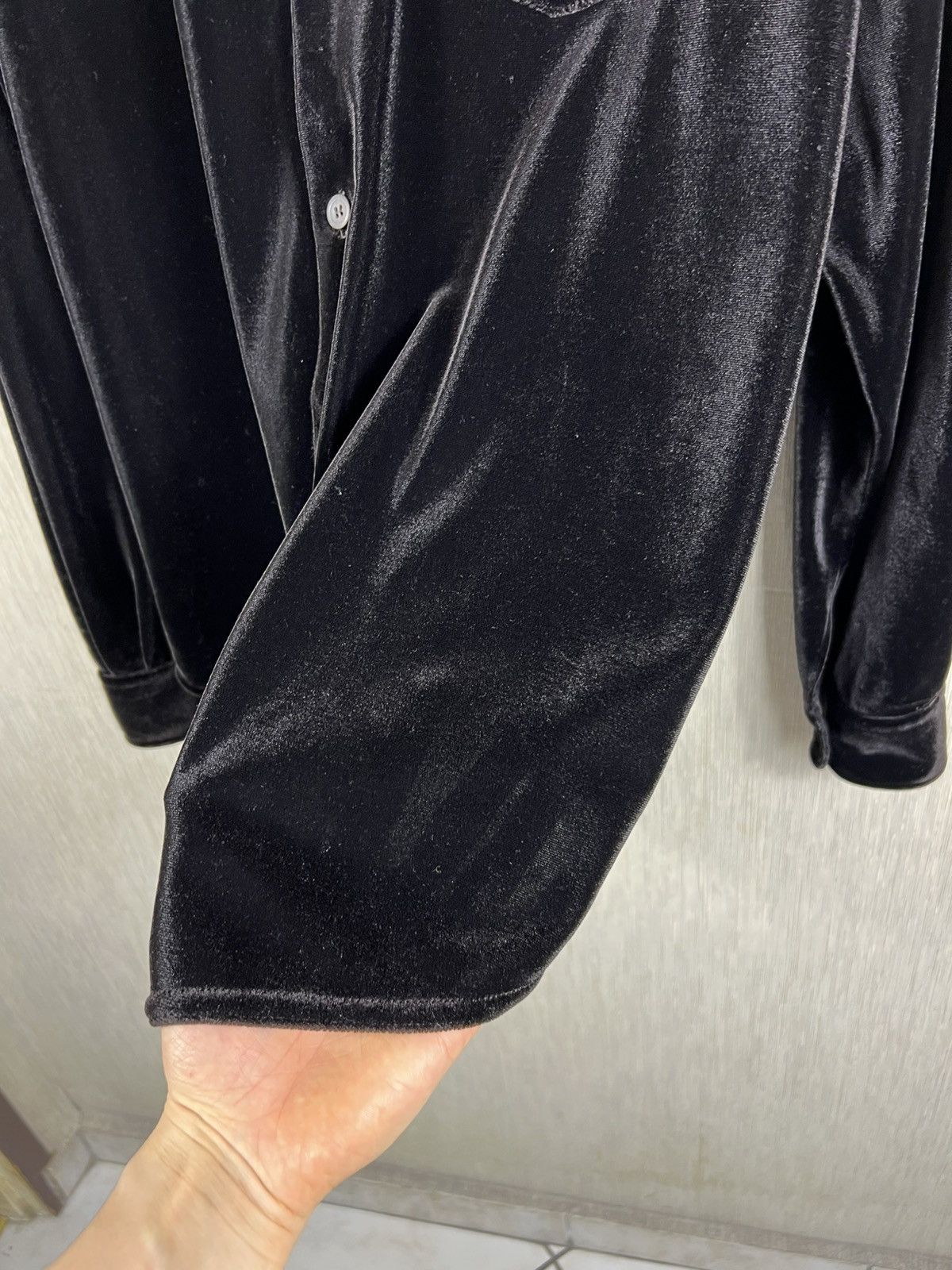 Giorgio Armani Vintage Giorgio Armani Milano velvet shiny luxury shirt Size US L / EU 52-54 / 3 - 9 Thumbnail