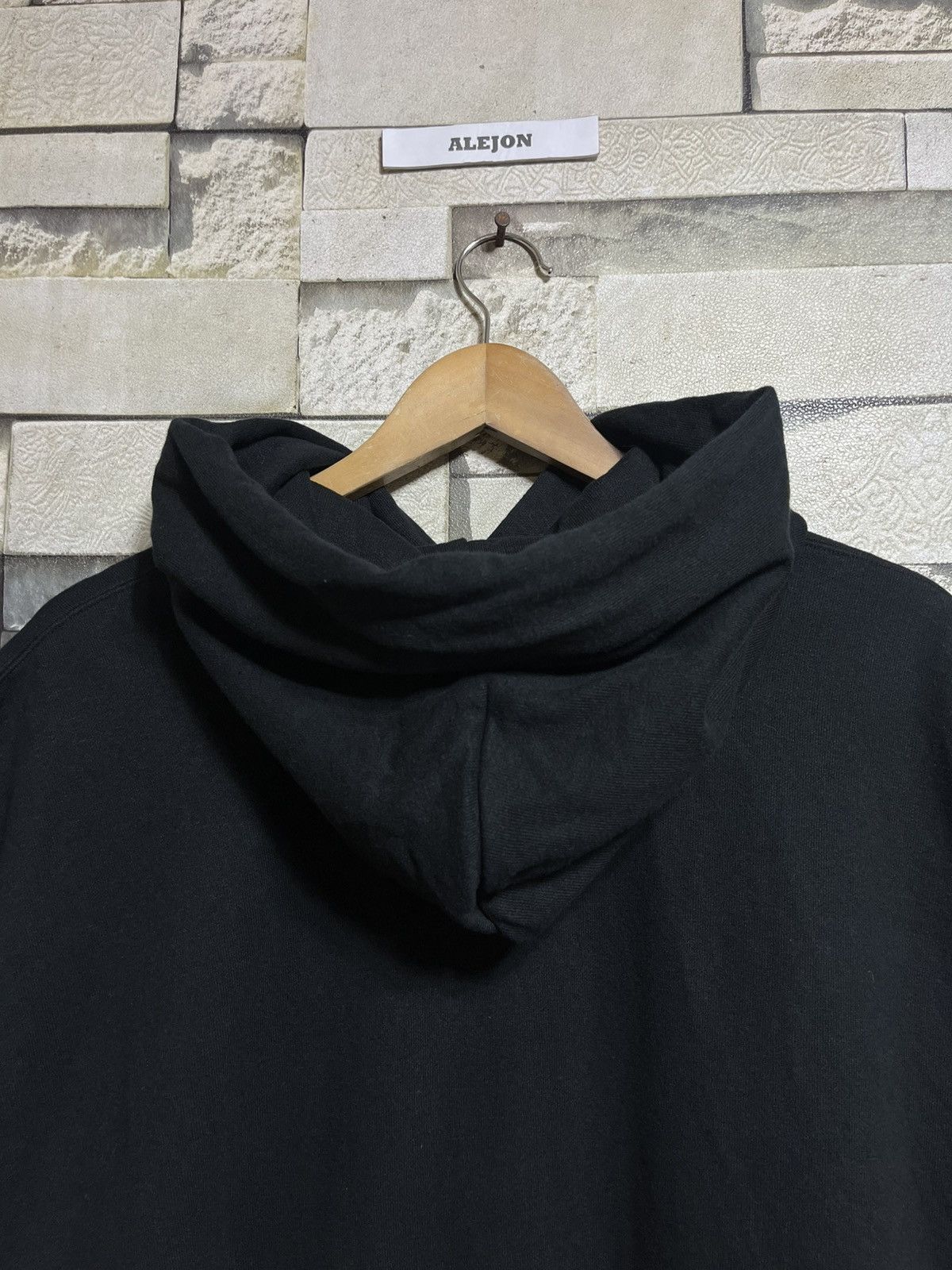 Nude: Masahiko Maruyama NUDE: MASAHIKO MARUYAMA DRAWSTRING SLEEVELESS HOODIE Size US M / EU 48-50 / 2 - 10 Thumbnail