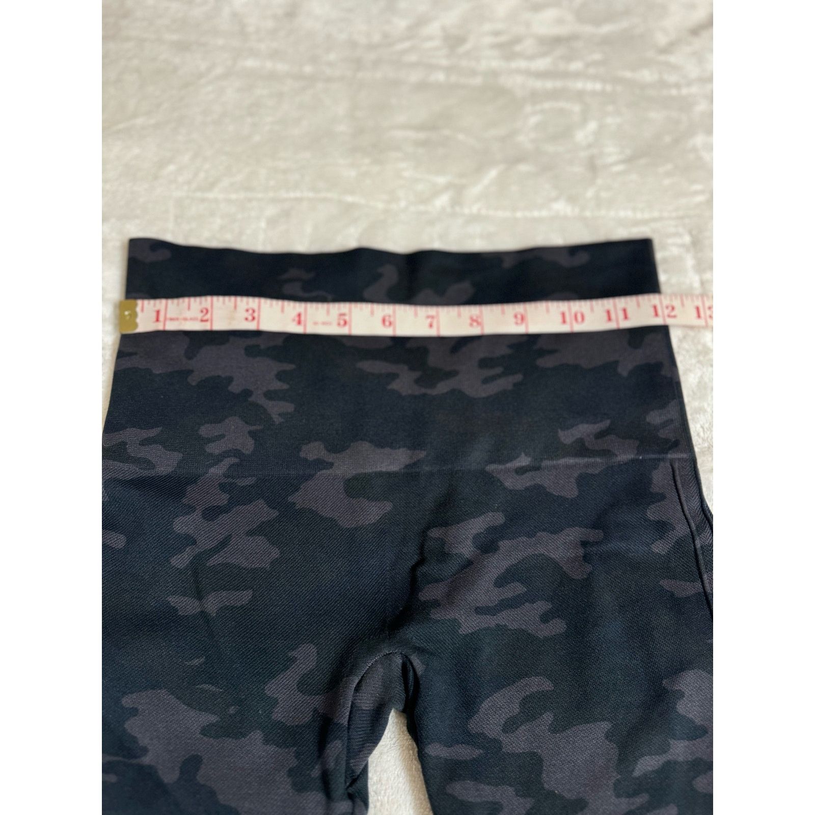 Spanx Spanx Camo Gray Black Slimming Legging Women Size M USED Size 30" / US 8 / IT 44 - 6 Thumbnail