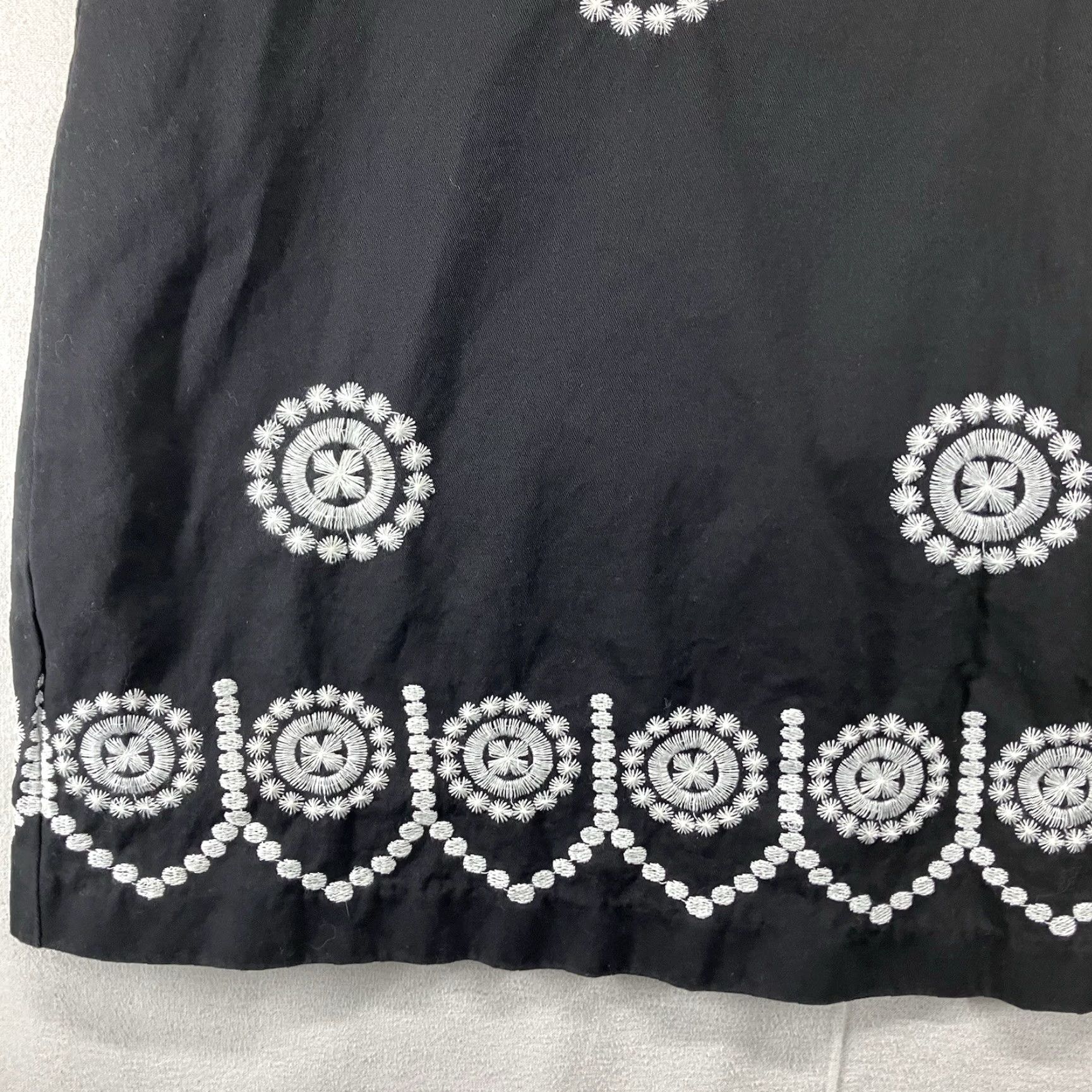 Vintage VINTAGE Sweet Salt Skirt A-Line Womens XL Black White Floral Embroidered Knee Length Lined Zipper Cotton Polyester Casual 90s Bohemian Gothic Rock Size 40" / US 18 - 4 Thumbnail