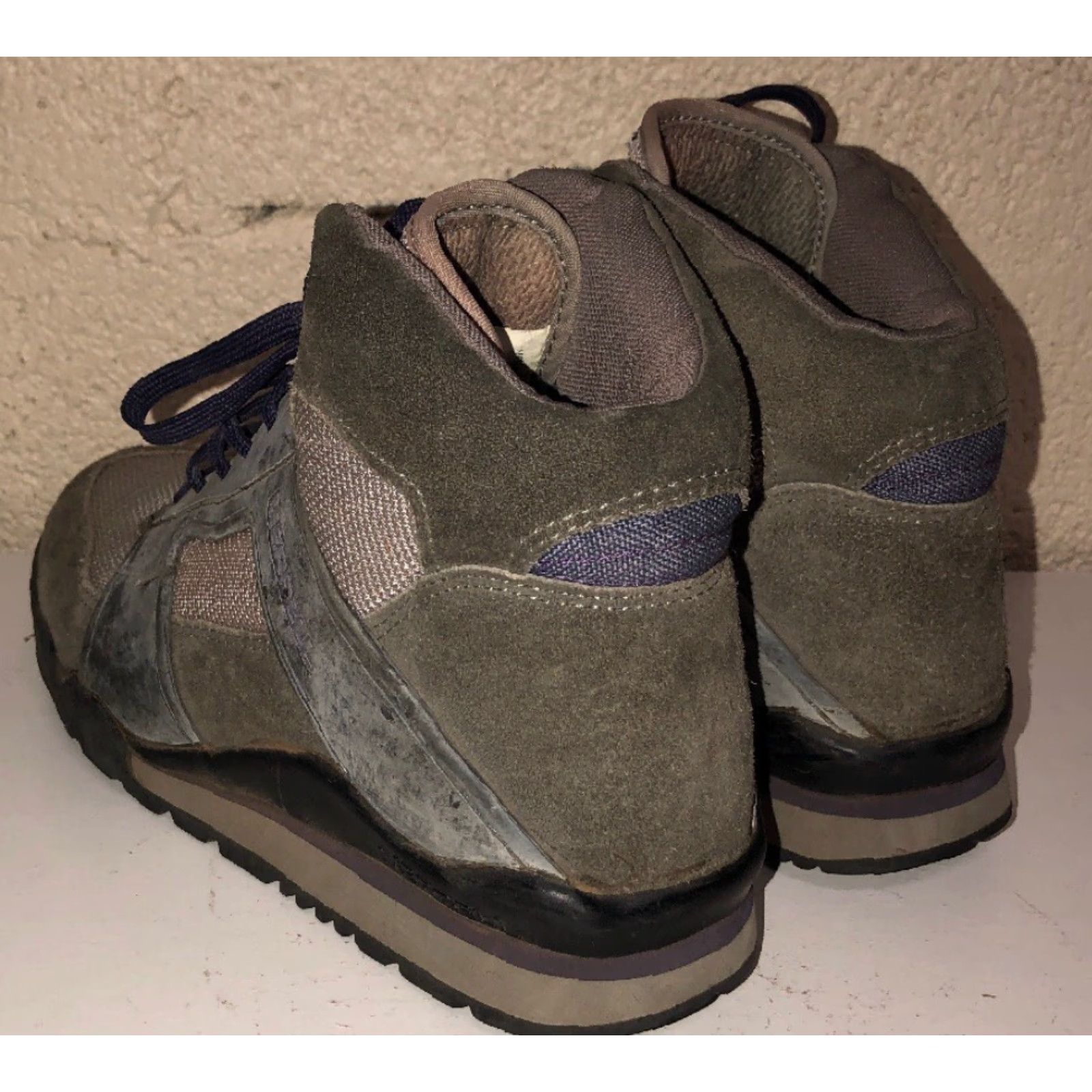Merrell VINTAGE Merrell EXTREME Womens Gray Lace Up Ankle Boots Shoes 8.5 Women Boots Lace Up Ankle Casual Size US 9 / IT 39 - 2 Thumbnail