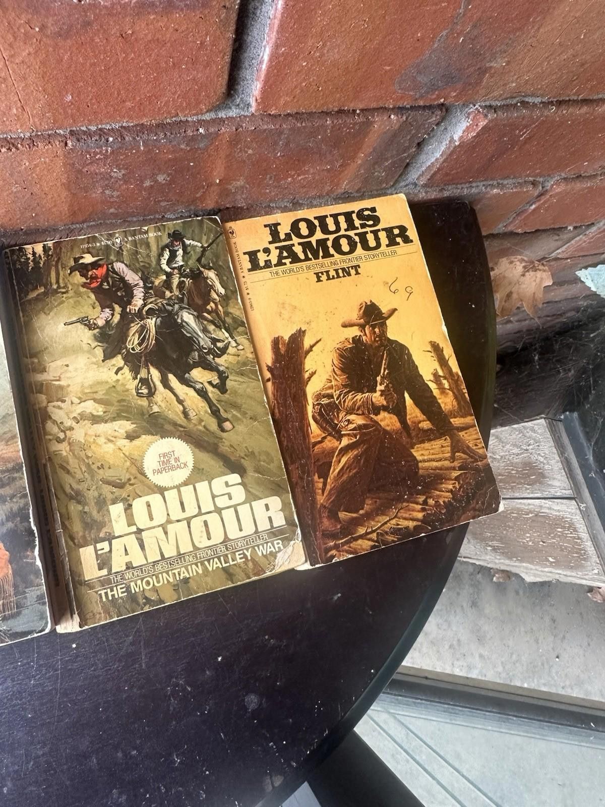 Designer Lot Of Vintage Western Books Louis L' Amour Size ONE SIZE - 3 Thumbnail