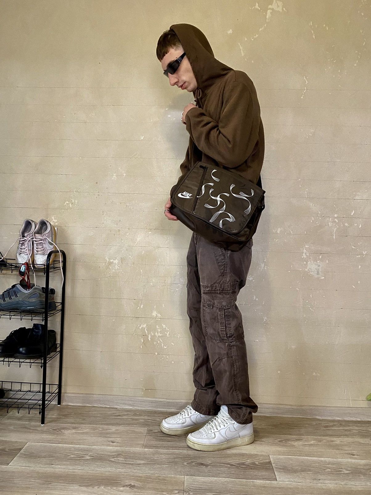 Nike Vintage Gorpcore Nike messenger sling pocket grailsale 🔥 bag Size ONE SIZE - 6 Thumbnail