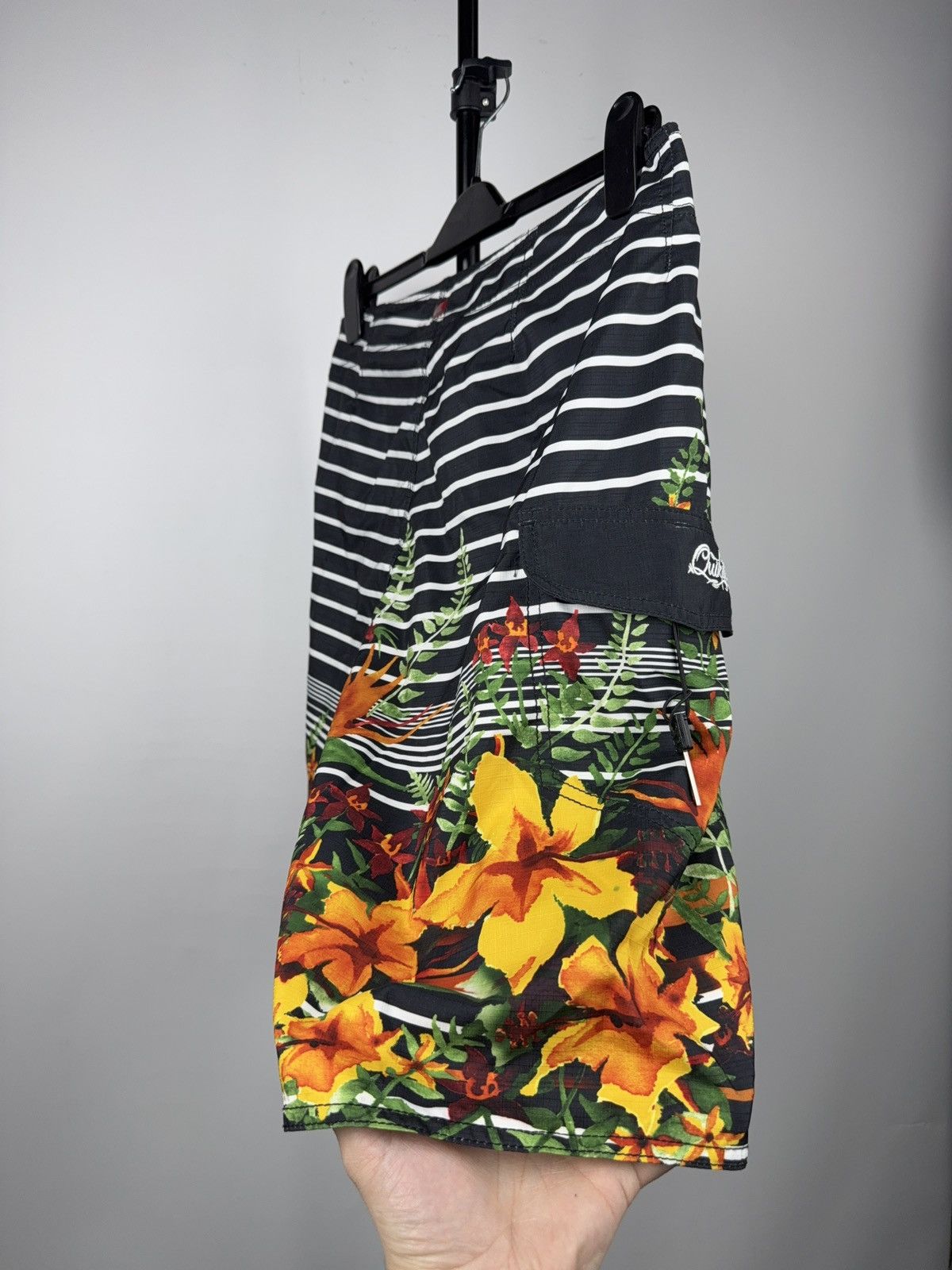 Quiksilver 00s Quiksilver Tropical Floral Surf Board Shorts Size 34 Size US 34 / EU 50 - 10 Thumbnail