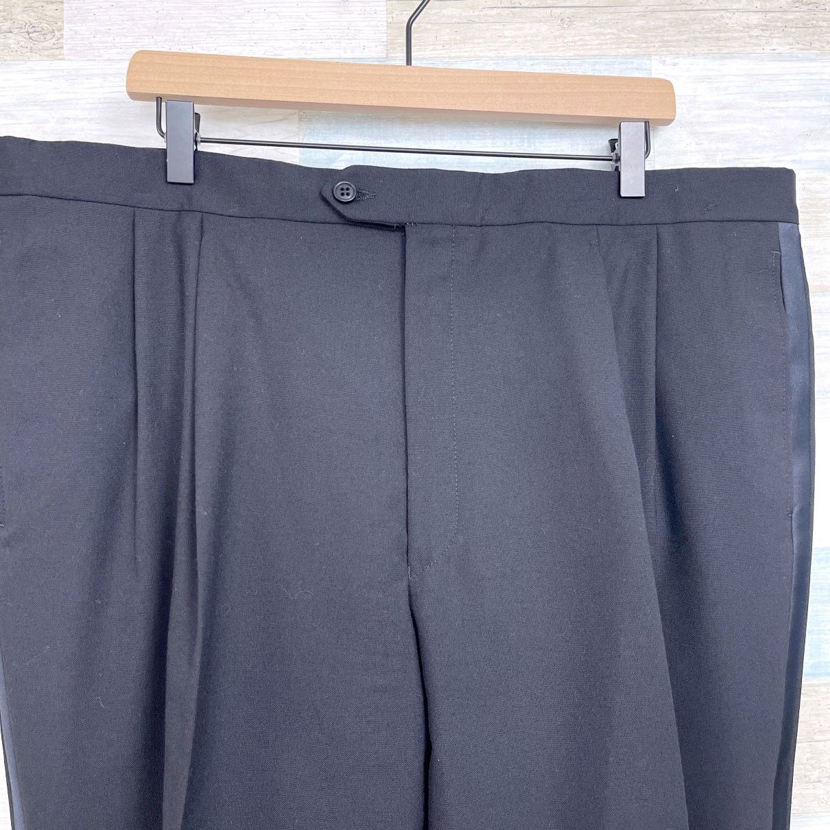 Jos. A. Bank Jos A Bank Notch Collar Tuxedo Suit Black Mens Size 44R Size 44R - 10 Thumbnail
