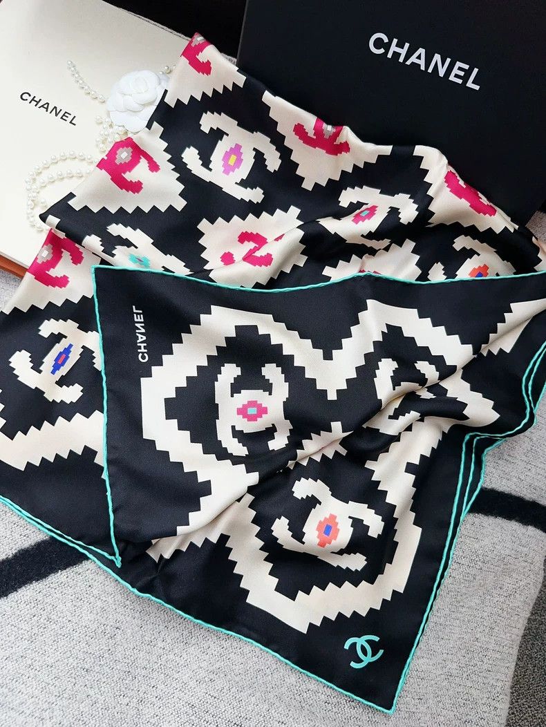 Chanel Chanel 23A color letter logo full print double C silk scar Size ONE SIZE - 4 Thumbnail