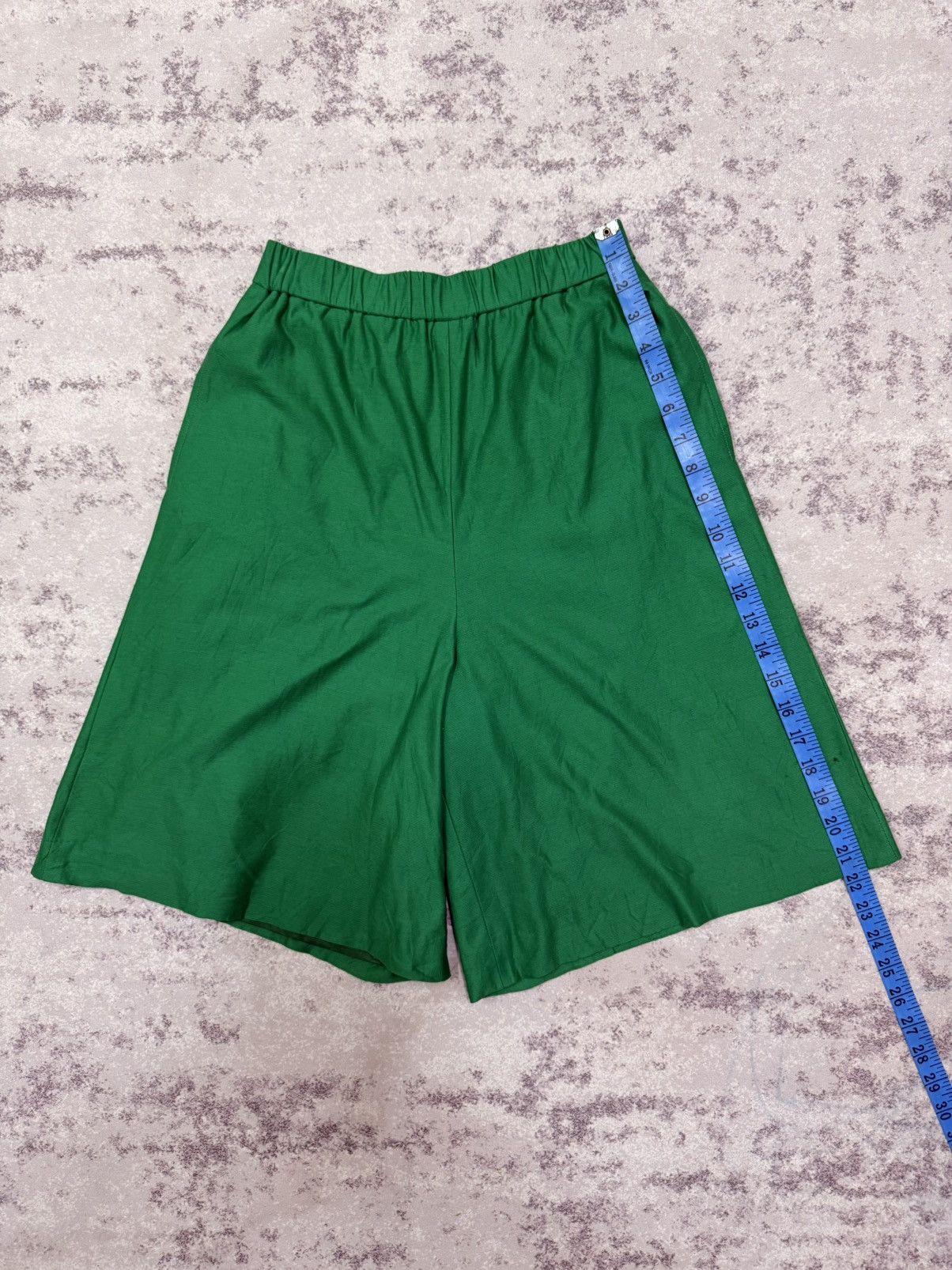 Yves Saint Laurent Vintage Yves Saint Laurent Wide Leg Short Pants Size 24" / US 00 / IT 34 - 14 Thumbnail