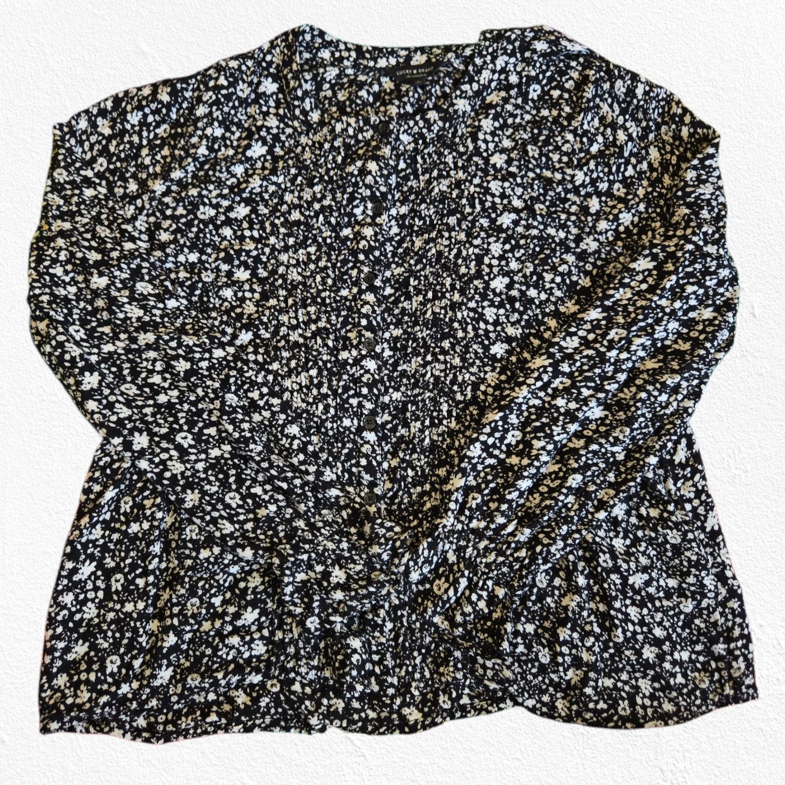 Lucky Brand Lucky Brand Black Floral Smocked Blouse Size Small Size S / US 4 / IT 40 - 1 Thumbnail