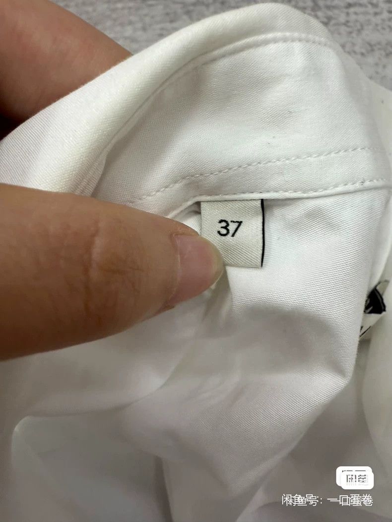 Givenchy Givenchy Size 37Short-sleeve 2506-Nextarrow Size US M / EU 48-50 / 2 - 4 Thumbnail