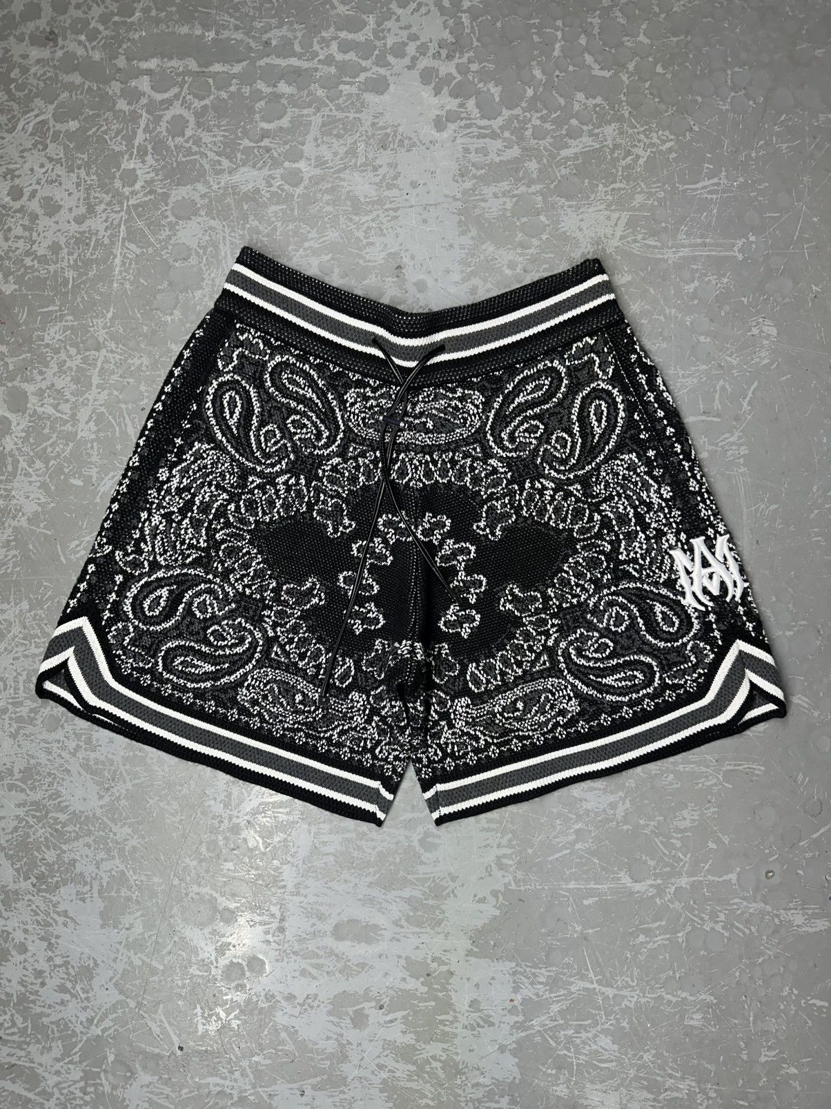 Amiri Amiri “Bandana” Black/White shorts x-small Size US 28 / EU 44 - 1 Thumbnail