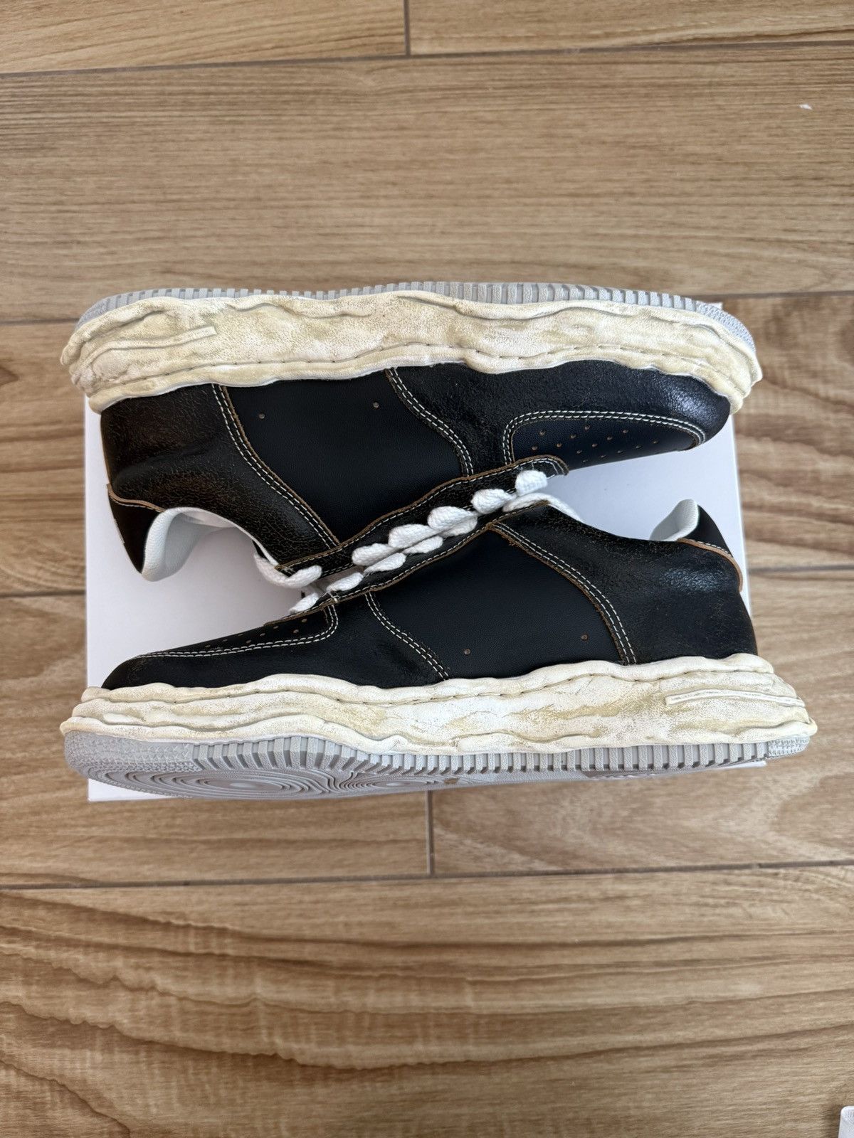 Maison MIHARA YASUHIRO Maison Mihara Yasuhiro Wayne Low ‘Cracking Leather’ Black Size US 11 / EU 44 - 6 Thumbnail