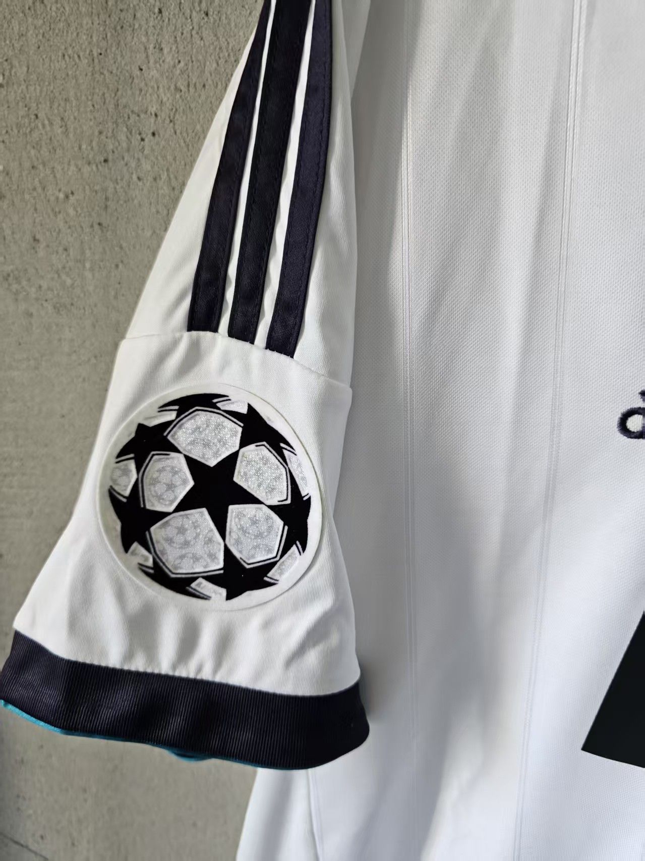 Other 2012 2013 Real Madrid #8 Kaka Jersey Home Size US XL / EU 56 / 4 - 4 Thumbnail
