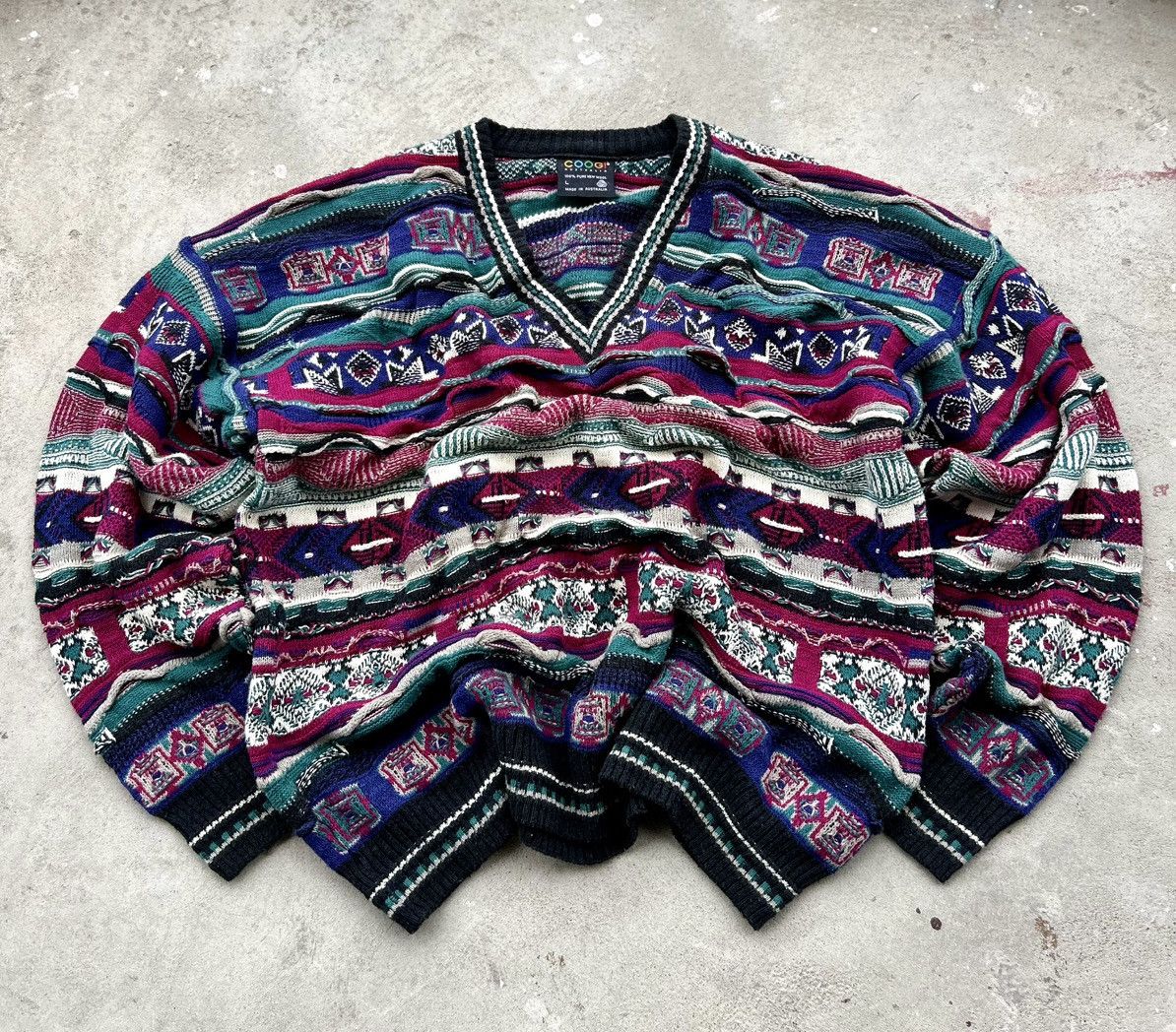 Coogi RARE VINTAGE COOGI V NECK SWEATER Size US L / EU 52-54 / 3 - 1 Thumbnail