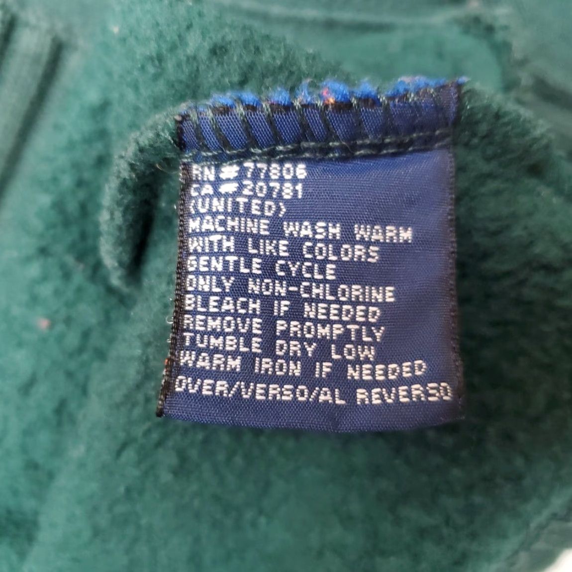 Tommy Hilfiger VINTAGE Tommy Hilfiger Sweater Mens L Green Chenille V-neck Pullover USA Casual 90s Mens Size US L / EU 52-54 / 3 - 7 Thumbnail
