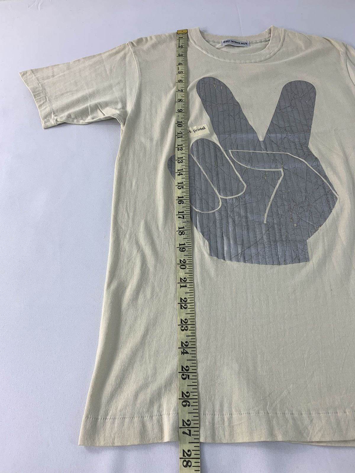 Issey Miyake Issey Miyake Men Peace Sign Hand Unisex Tee Size US S / EU 44-46 / 1 - 11 Thumbnail