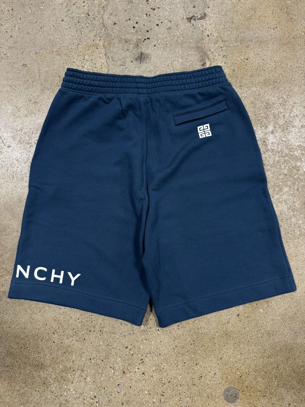 Givenchy Givenchy Logo Printed Sweatshorts NEW 900$ Size US 32 / EU 48 - 2 Thumbnail