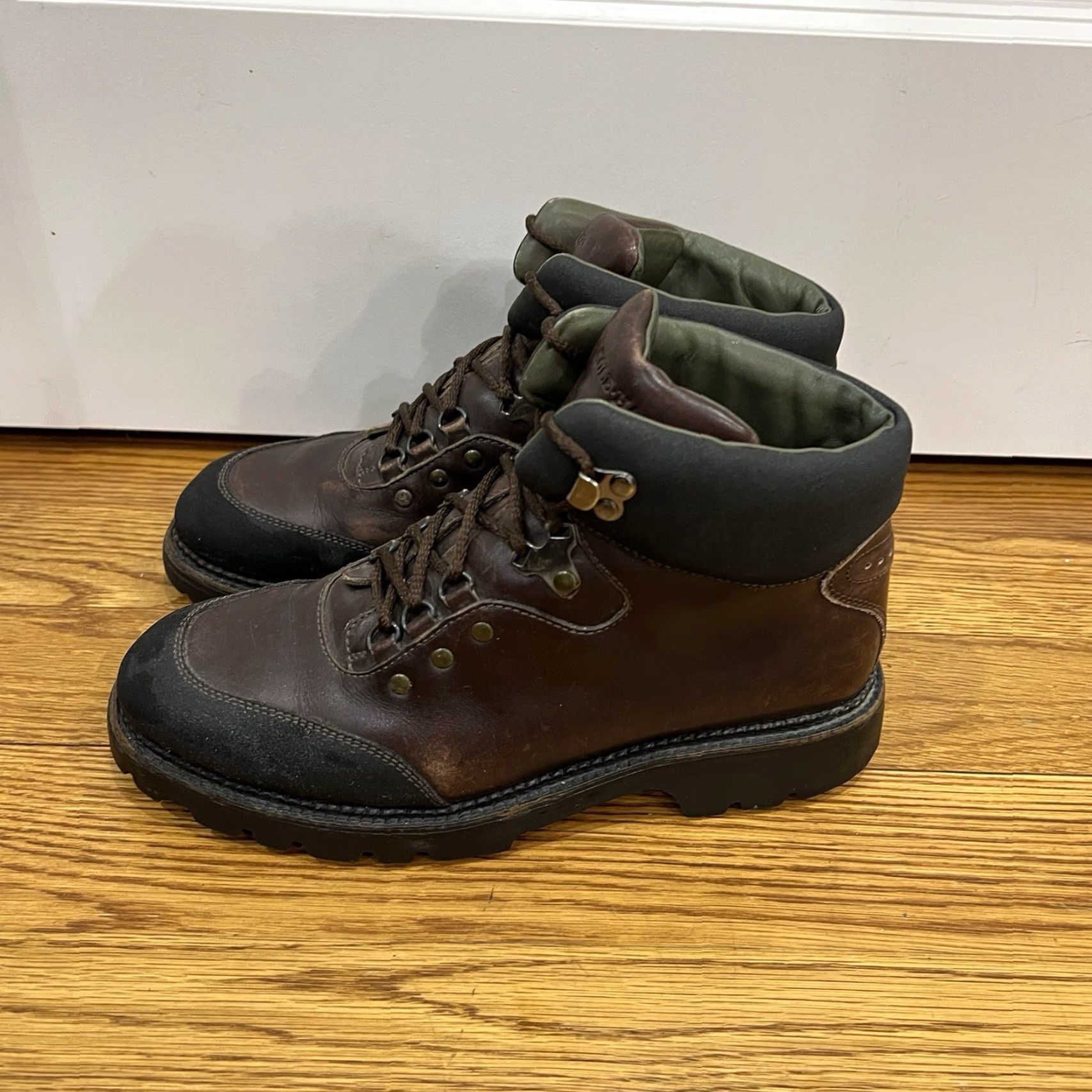 Cole Haan VINTAGE Cole Haan Men’s Brown Leather Rugged Boots Size 9 Ankle Waterproof Slip-Resistant Outdoor Casual Size US 9 / EU 42 - 7 Thumbnail