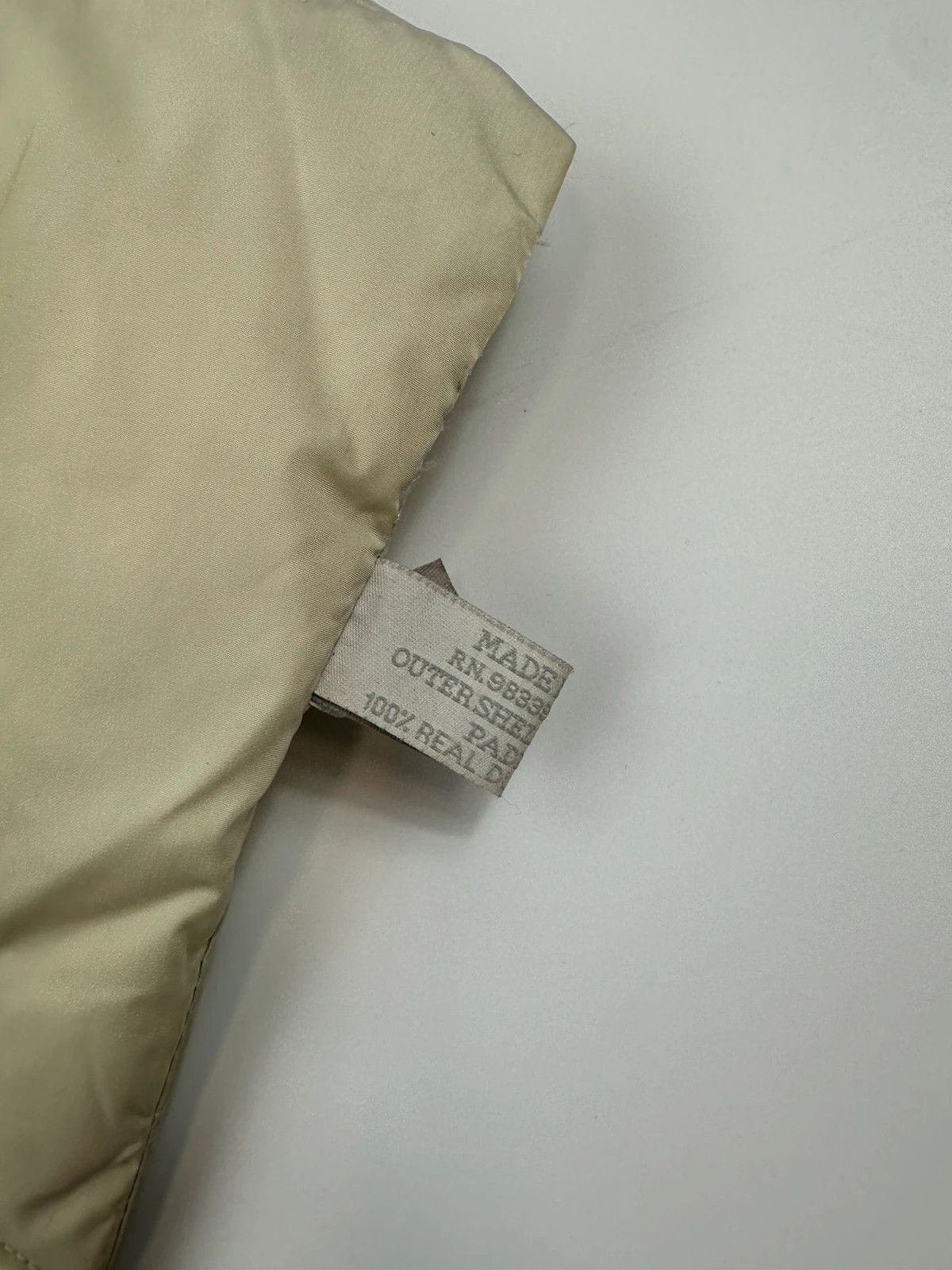 Prada Prada Sport FW1999 Puffer Down Beige Scarf Magnetic Closure Size ONE SIZE - 7 Thumbnail