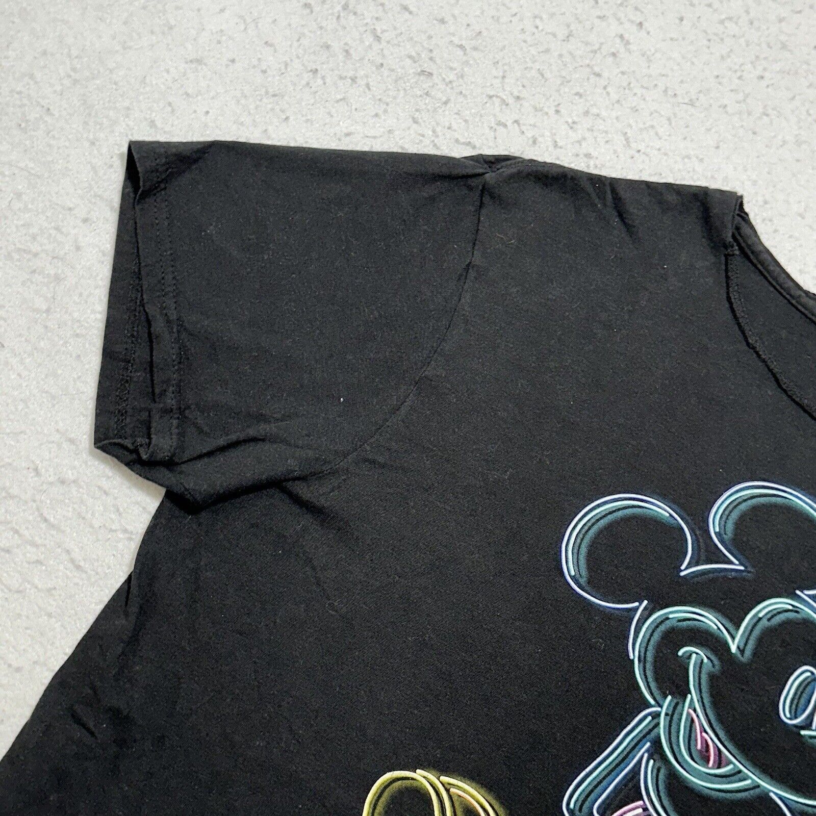 Disney Disney Medium Neon Logo Black Short Sleeve Graphic T Shirt Size US M / EU 48-50 / 2 - 5 Thumbnail