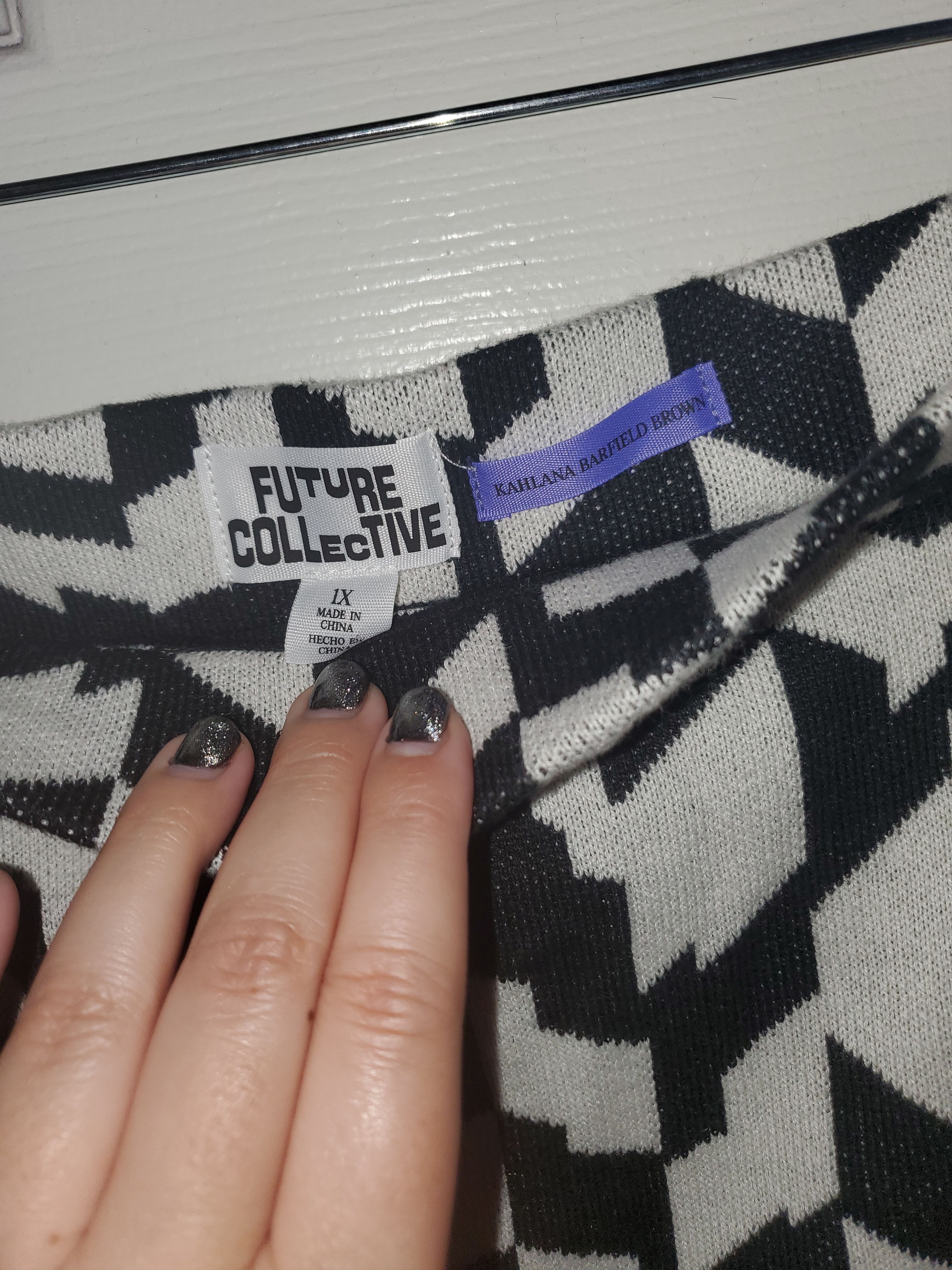Other *NWOT* Plus Size B + W Geometric Knit Skirt (size 1x/2x) Size 38" / US 16 / IT 52 - 3 Thumbnail