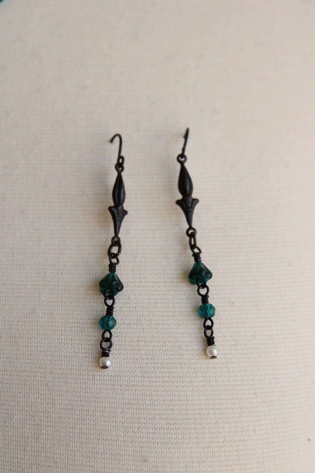 Handmade Handcrafted Necklace and Earring Set, Victorian Style, Green Size ONE SIZE - 9 Thumbnail