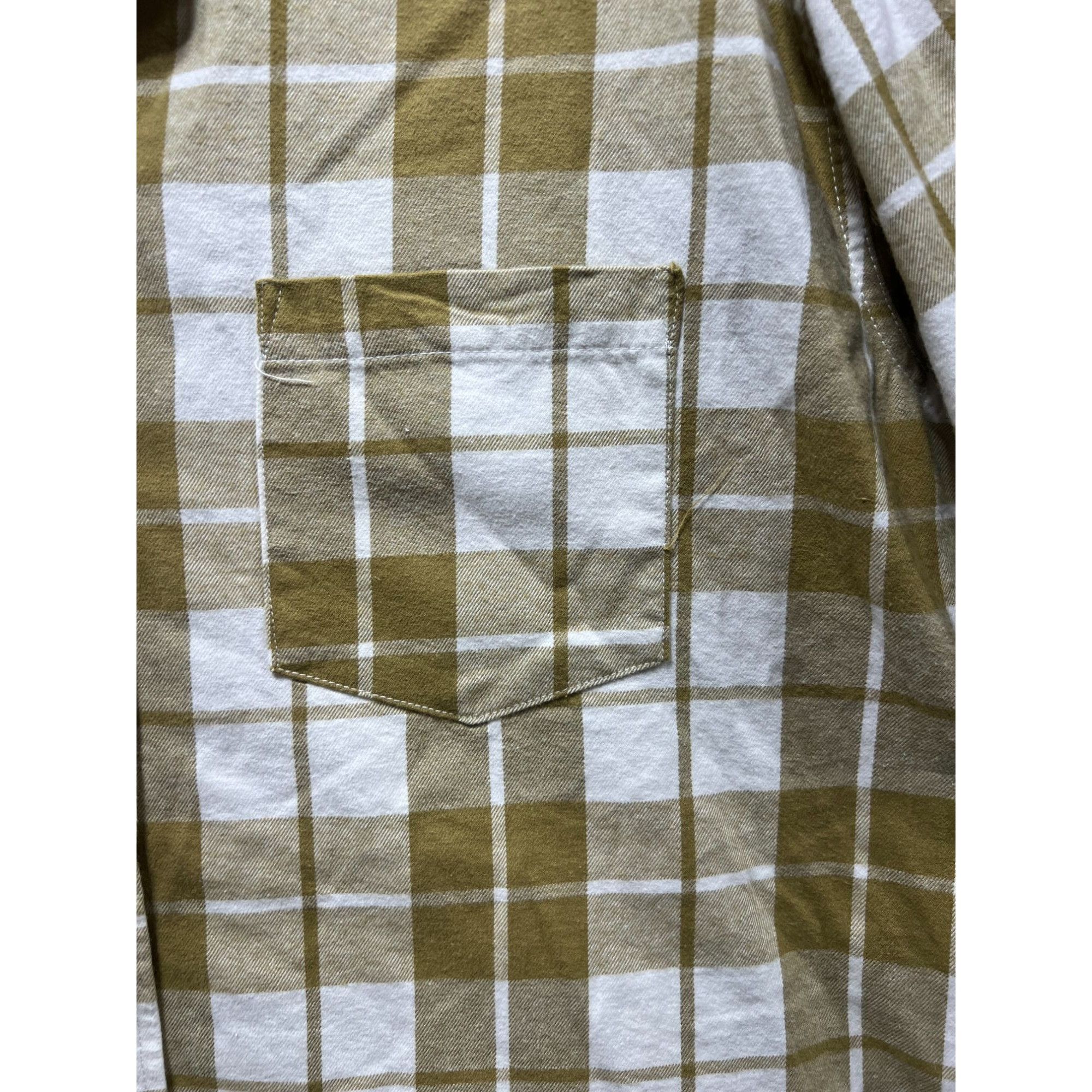 Other Universal Thread - Women's Long Sleeve Flannel Button - Down Size XL / US 12-14 / IT 48-50 - 16 Thumbnail