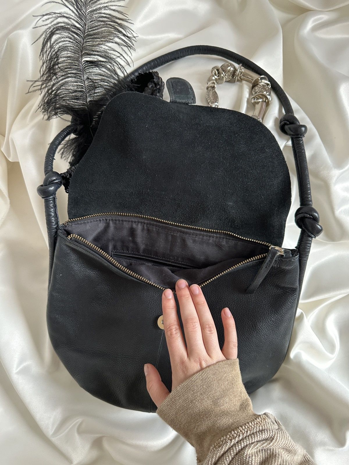 Vintage Vintage black leather shoulder bag Size ONE SIZE - 5 Thumbnail