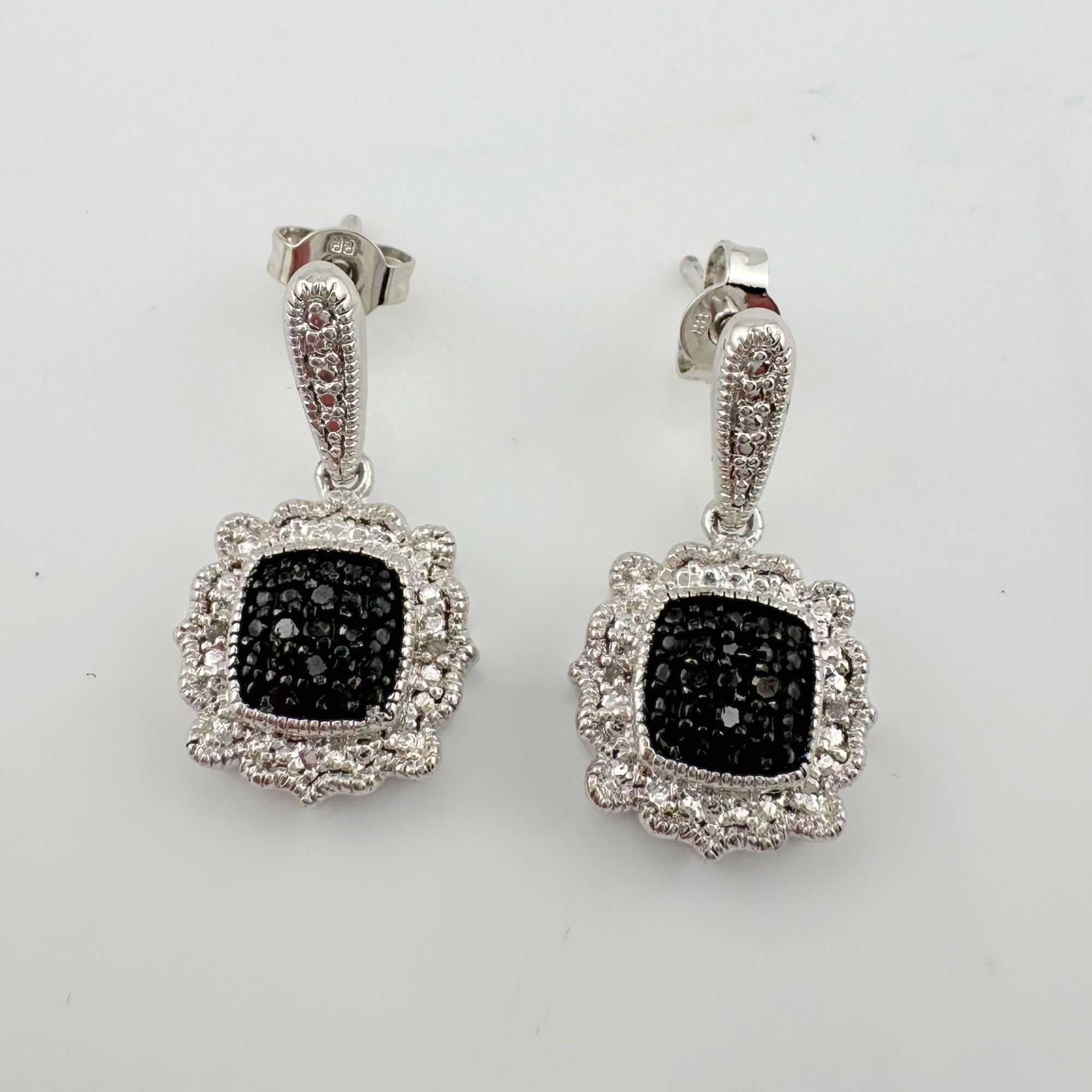 Other Elegant Black and White Diamond Cluster Dangle Earrings Size ONE SIZE - 5 Thumbnail