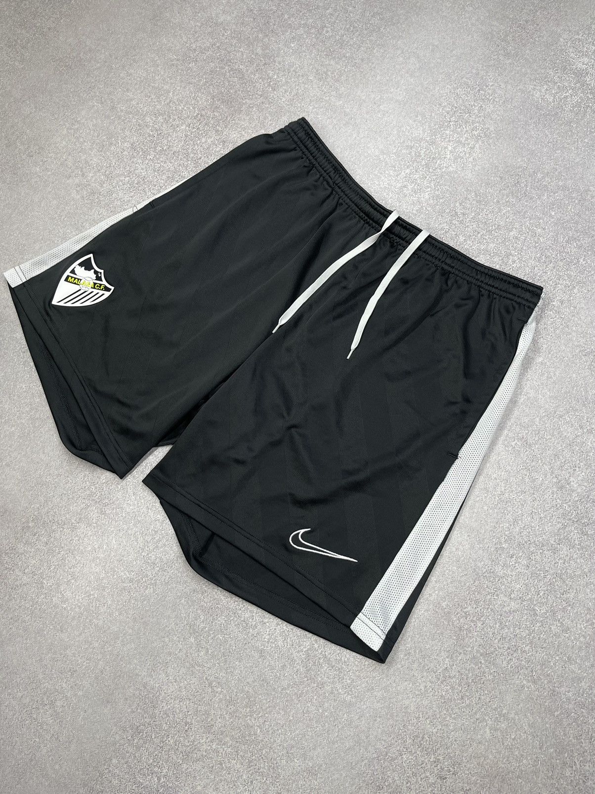 Nike × Vintage Mens Nike Malaga CF Shorts Football Grey Y2K Jersey Soccer Size US 34 / EU 50 - 3 Thumbnail