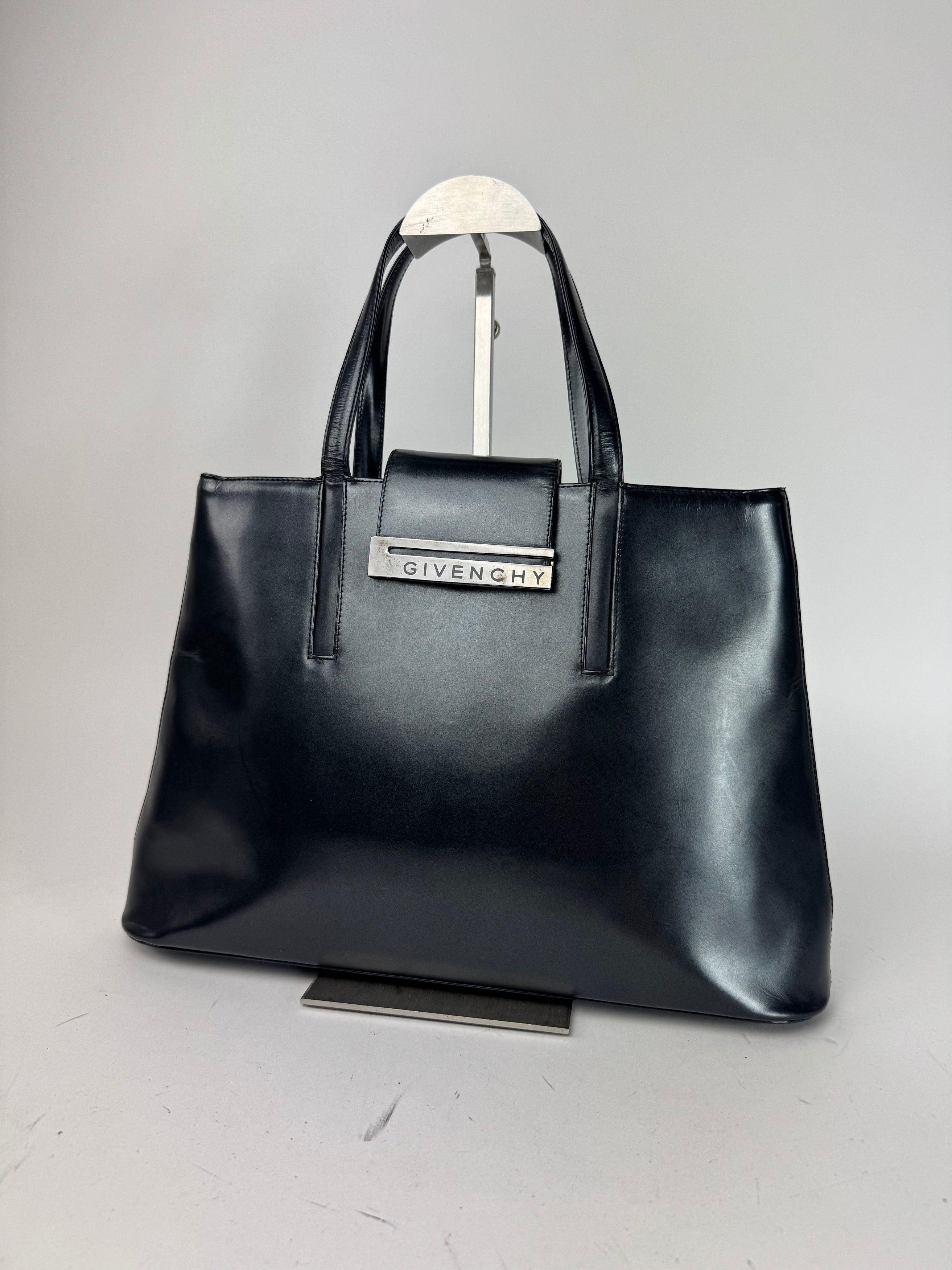 Givenchy Vintage Leather Bag Black Size ONE SIZE - 1 Thumbnail