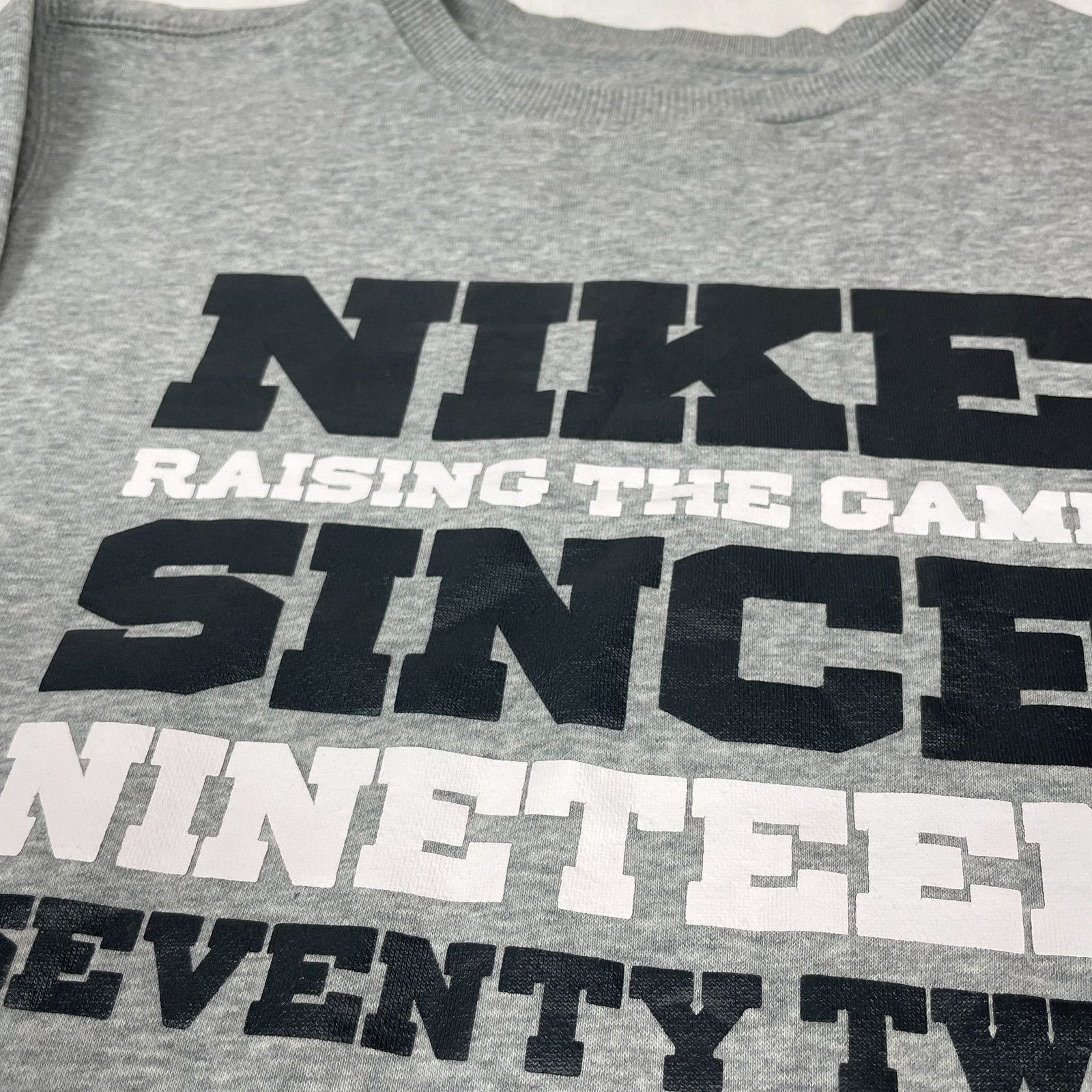 Nike Nike Men's Heather Gray Long Sleeve Pullover Sweatshirt M Size US M / EU 48-50 / 2 - 4 Thumbnail