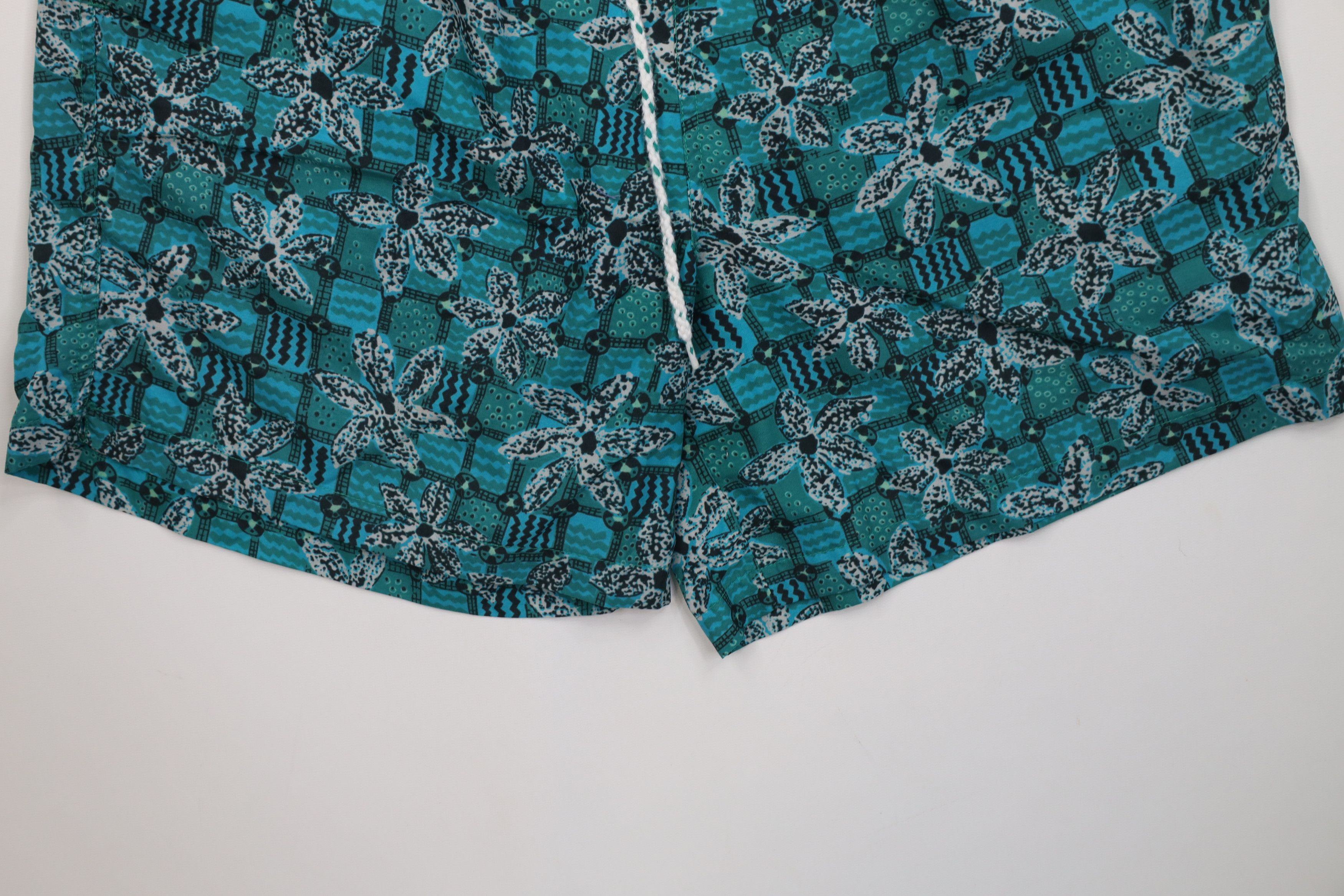 Vintage Vintage 90s Streetwear Flower Plaid Lined Shorts Swim Trunks Size US 34 / EU 50 - 4 Thumbnail