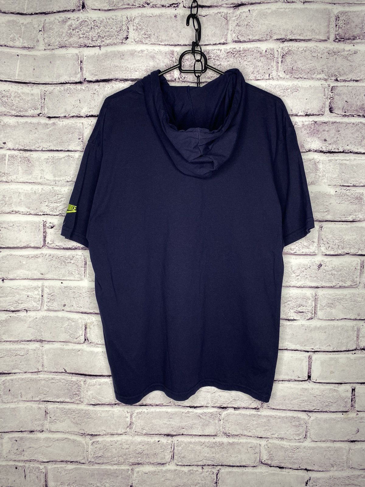 Nike Mens y2k rare Nike Rare Vintage Centr Swoosh Logo Tee Size US M / EU 48-50 / 2 - 10 Thumbnail