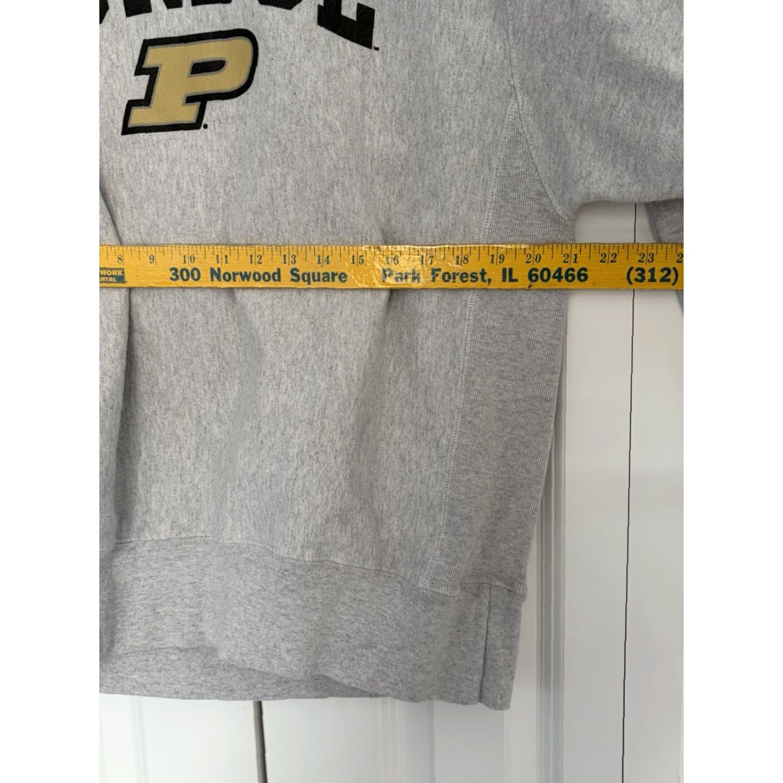Champion VINTAGE Champion Reverse Weave Sweatshirt Purdue Boilermakers L Mens Gray Embroidered Logo 90s College Preppy University Size US L / EU 52-54 / 3 - 4 Thumbnail