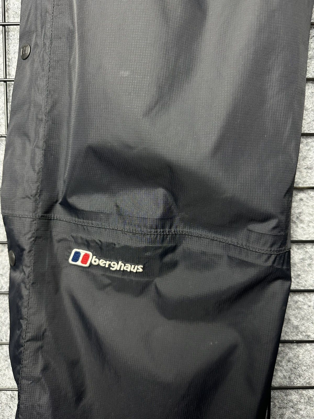 Berghaus Berghaus Outdoor Techwear Snap Button Nylon Pants Size 12 Size 26" / US 2 / IT 38 - 3 Thumbnail