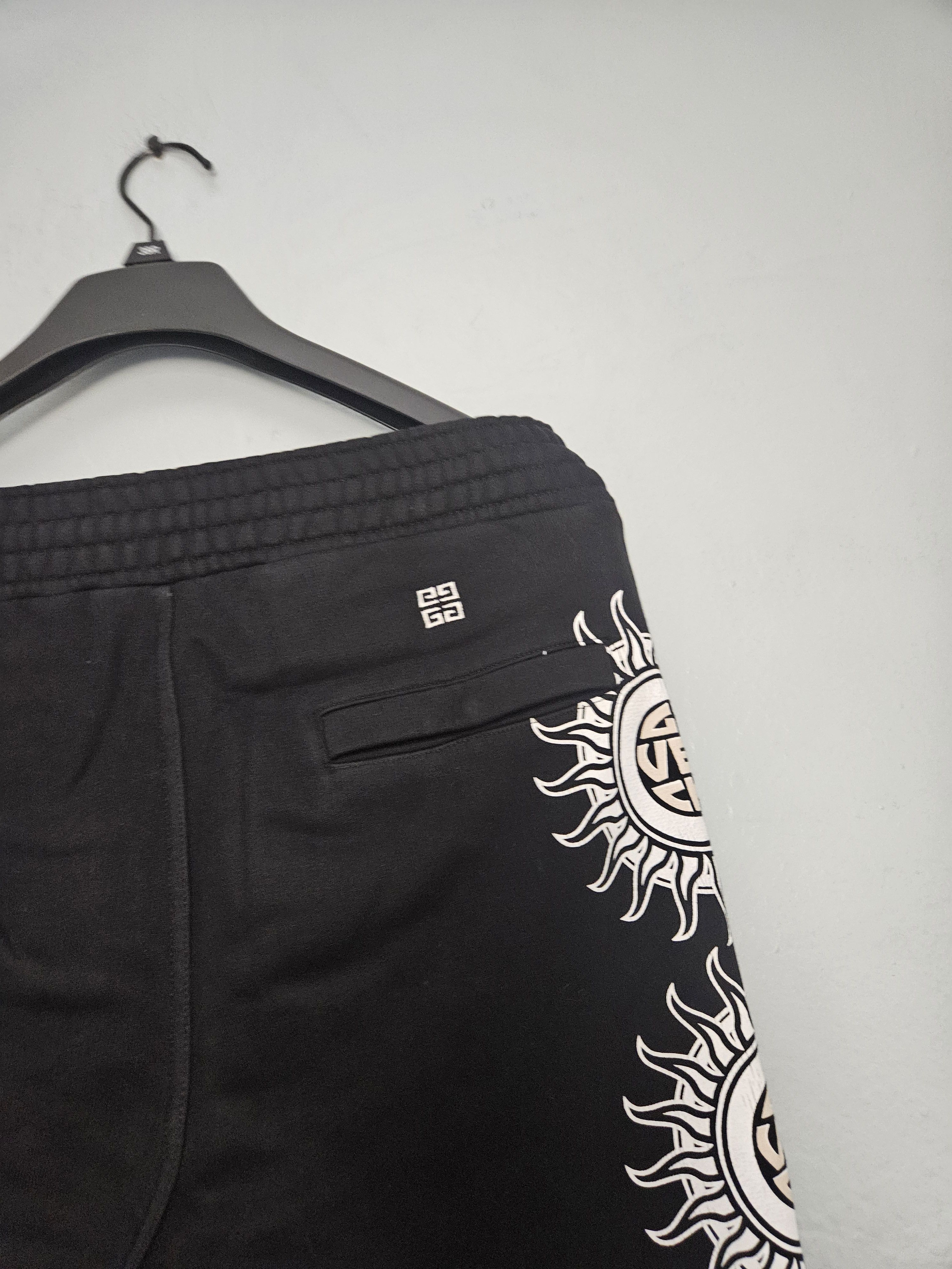 Givenchy Givenchy Sun Logo Black Joggers Size US 30 / EU 46 - 6 Thumbnail