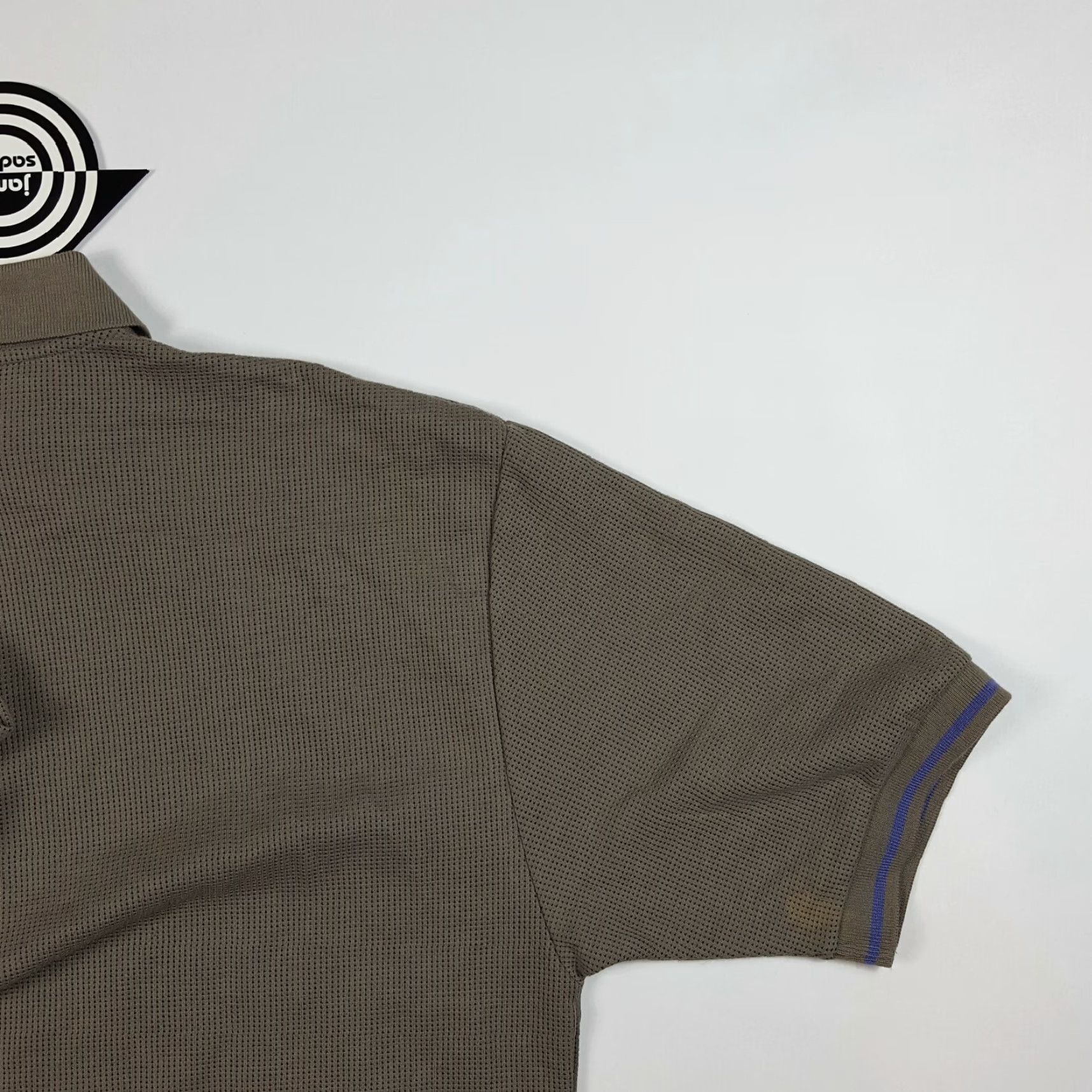 Vintage VINTAGE Preppy Pin Dot Men's Medium Gray Short Sleeve Collared Polo Shirt Skate Surf Size US M / EU 48-50 / 2 - 7 Thumbnail