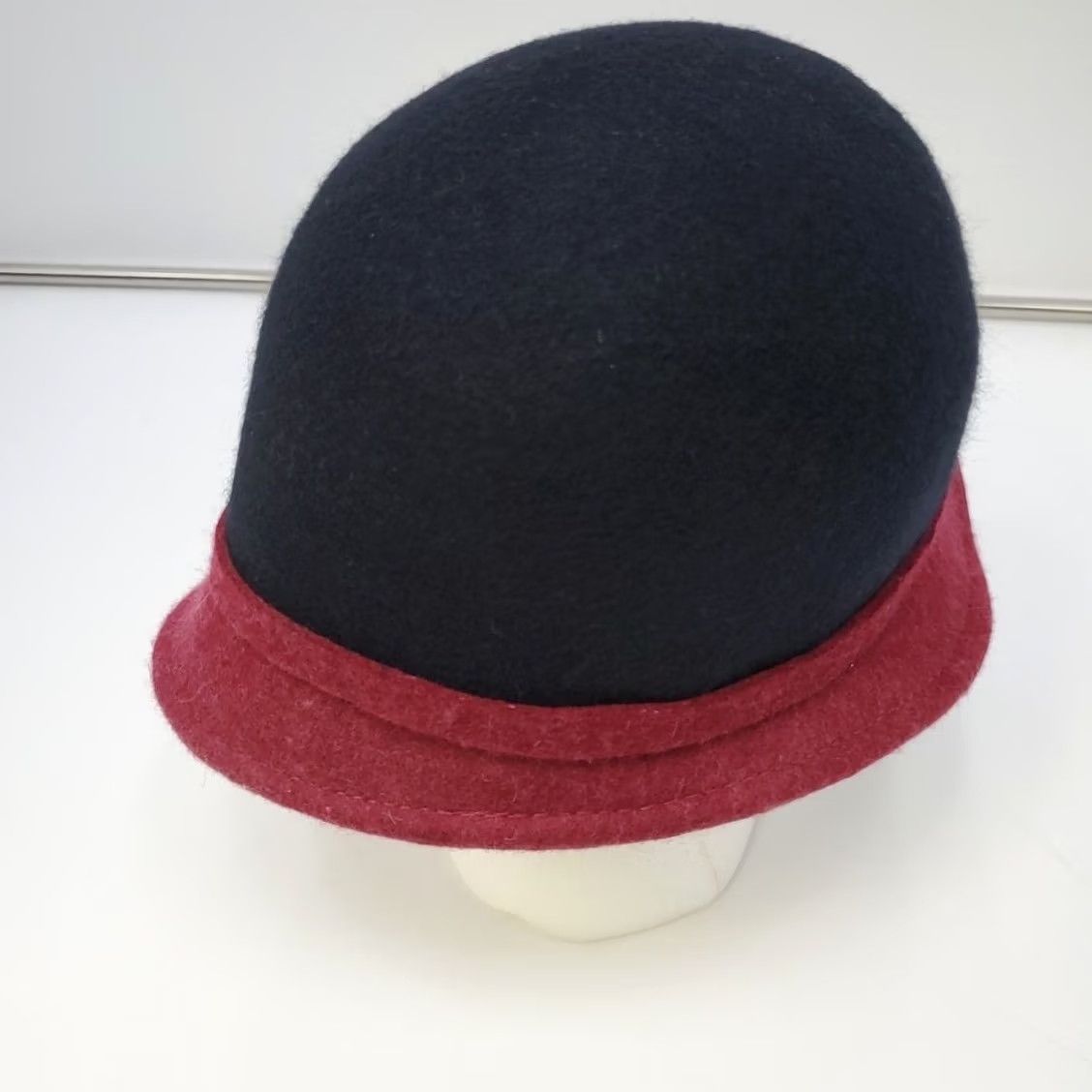Madison VINTAGE Anthropologie Madison 88 100% Wool Cloche Hat Burgundy and Black Womens One Size Size ONE SIZE - 5 Thumbnail