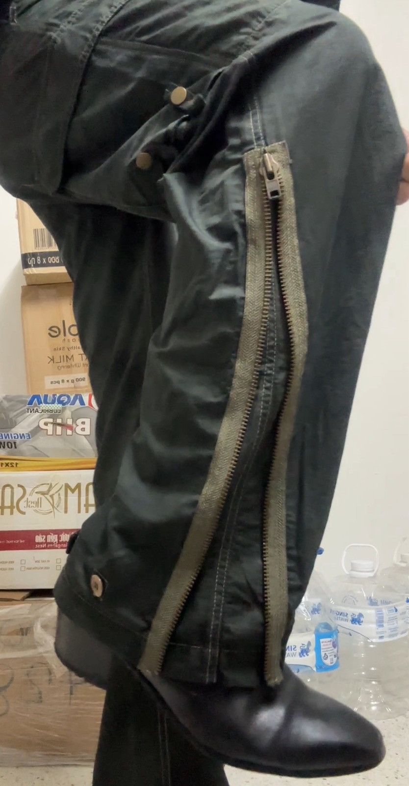 GOA 00s G.O.A Multi Pockets Flare Cargo Pants Size US 33 - 14 Thumbnail
