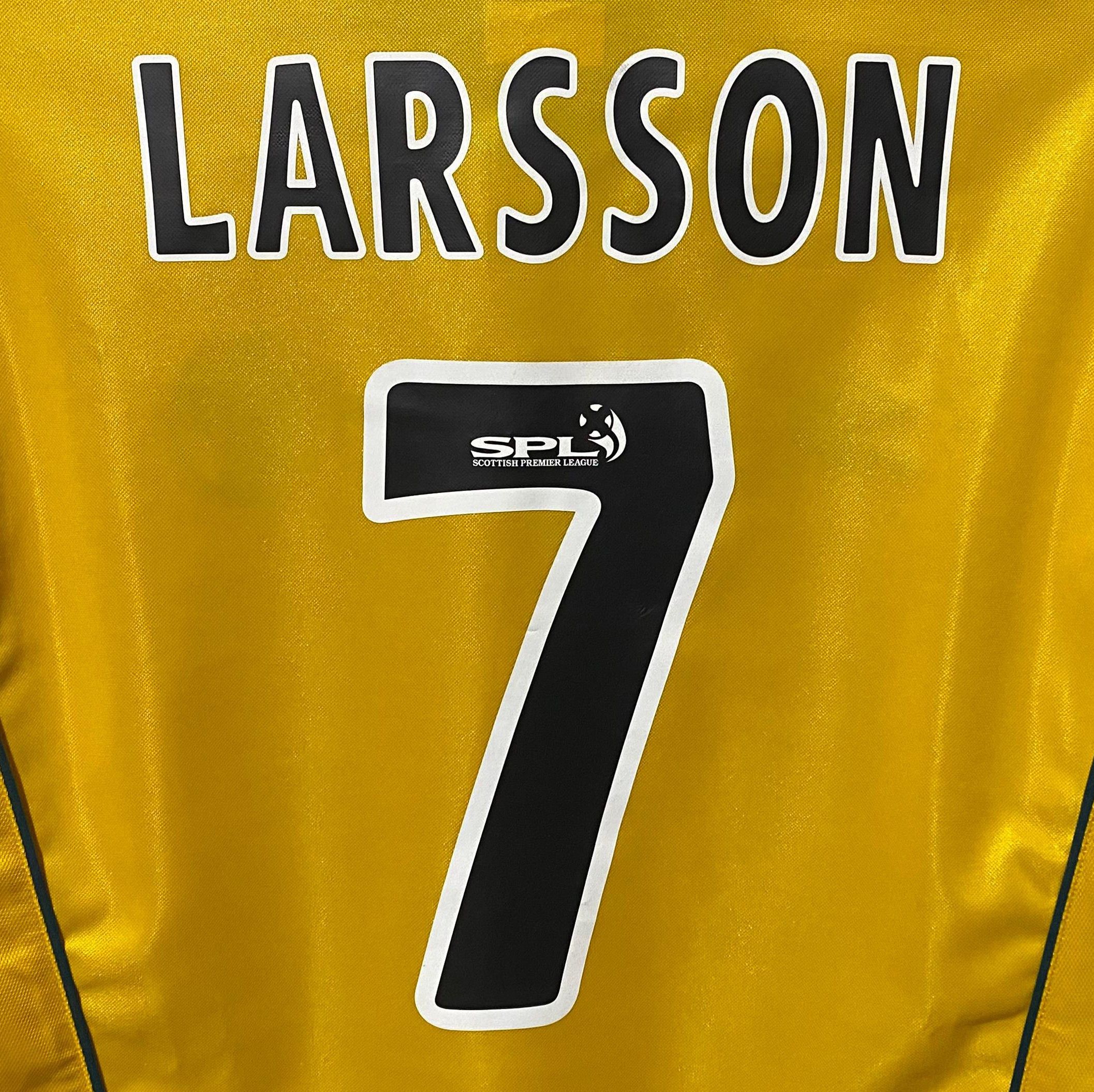 Umbro Glasgow Celtic 1999-2001 Away Jersey Henrik Larsson Size US M / EU 48-50 / 2 - 4 Thumbnail