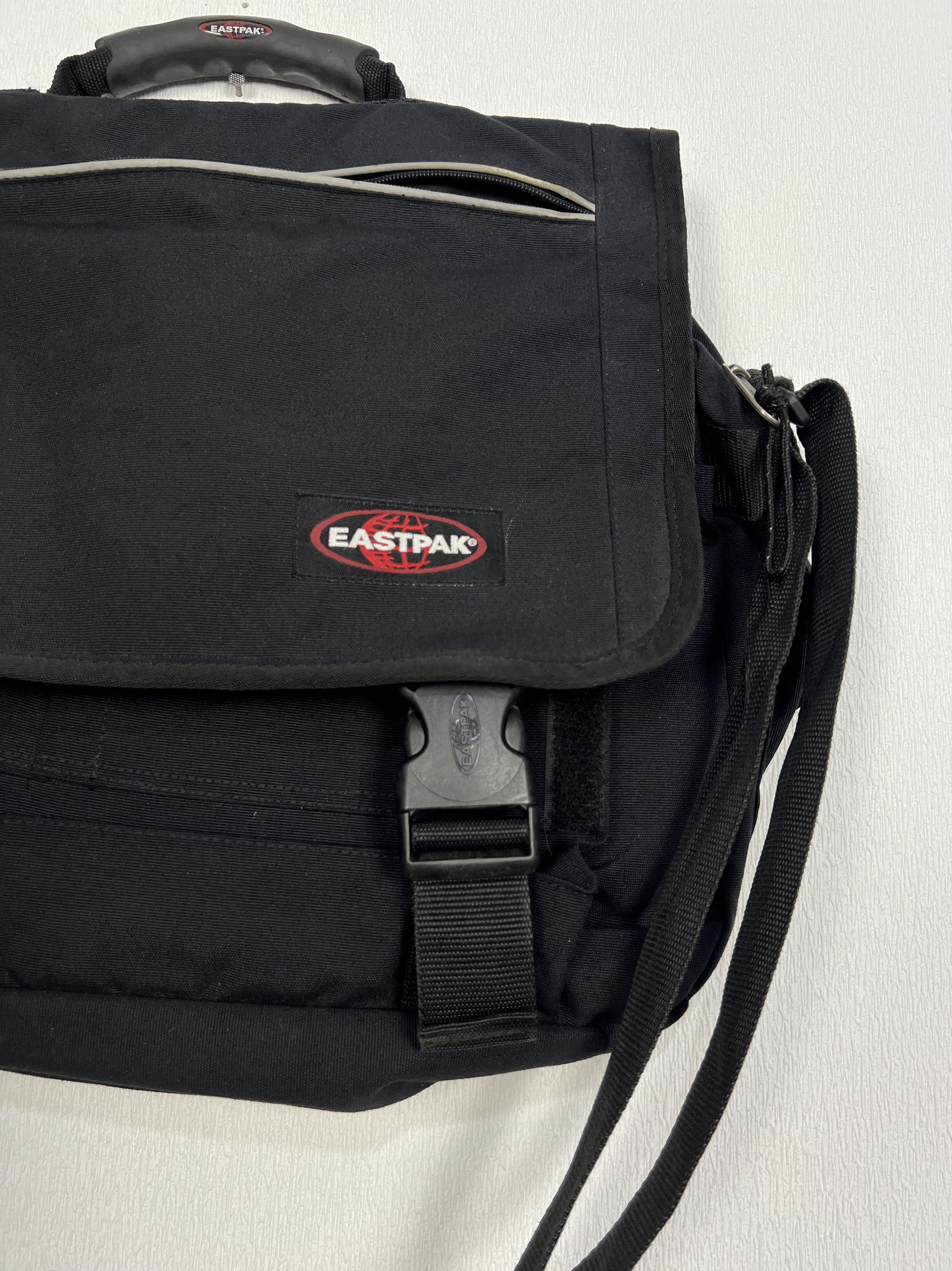 Eastpak Vintage Eastpak Crossbody Shoulder Computer Bag Messanges Size ONE SIZE - 2 Thumbnail