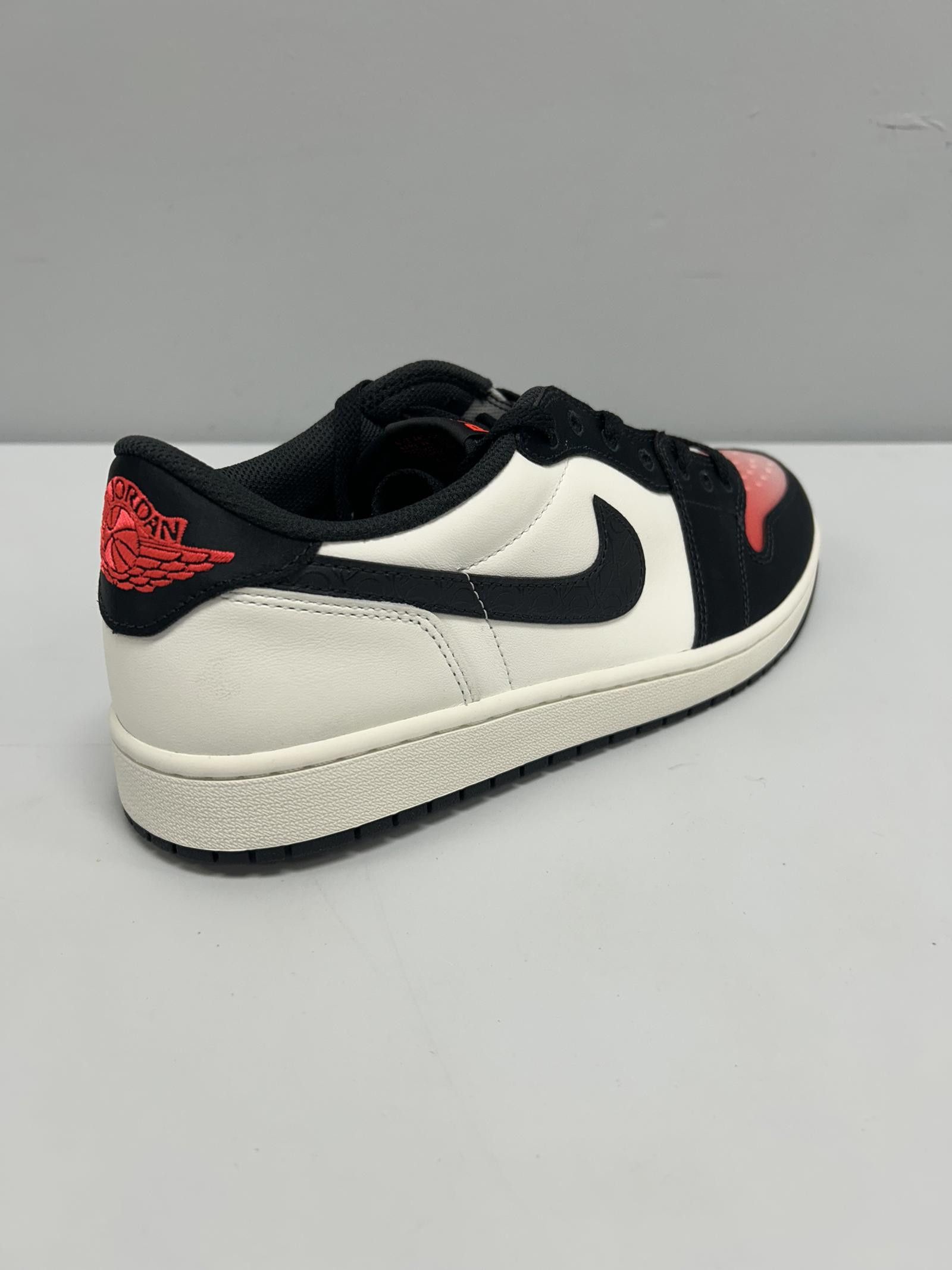 Nike Air Jordan Retro Low Paris Saint-Germain