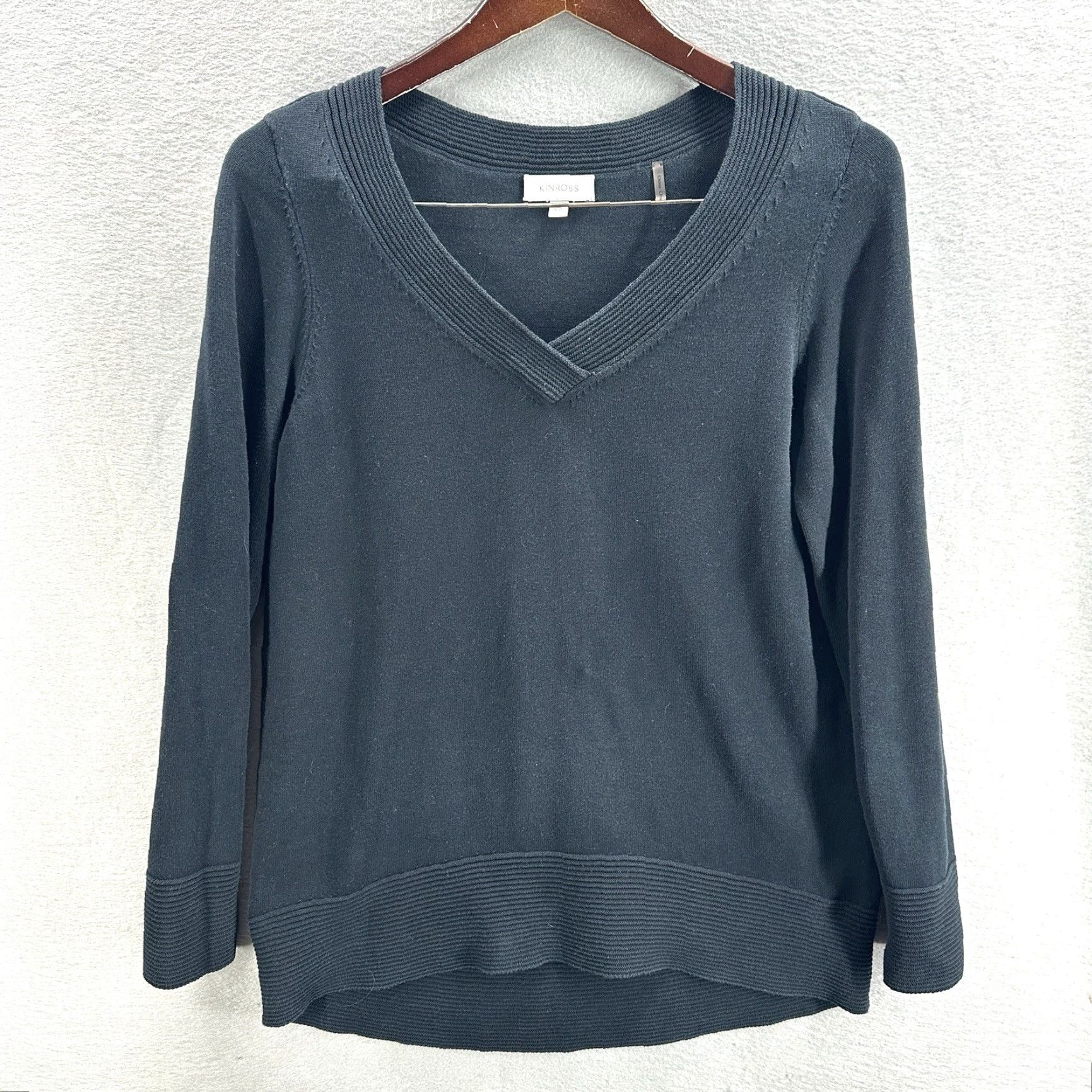 Vintage Kinross Kinross Sweater Womens Small BLue Long Sleeve V Neck Quiet Luxury Cottagecore Size S / US 4 / IT 40 - 2 Thumbnail