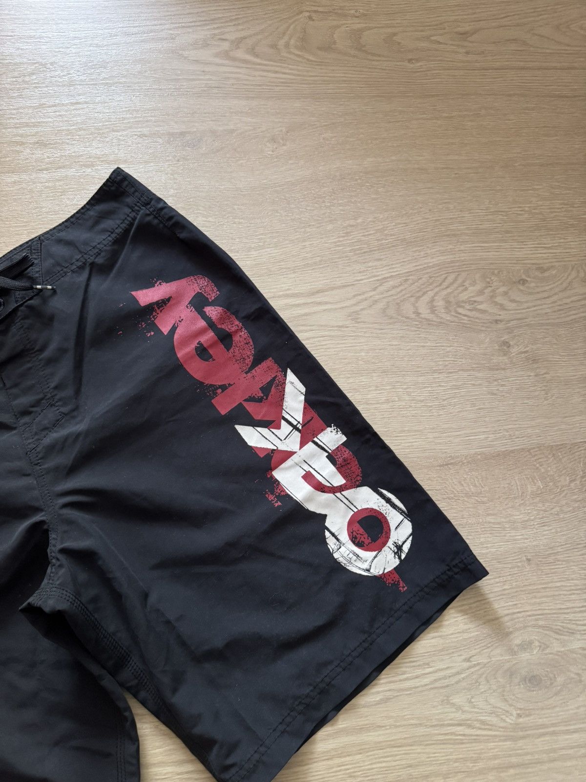 Vintage Vintage Oakley y2k Swim Surfing Black Shorts Size US 31 - 2 Thumbnail